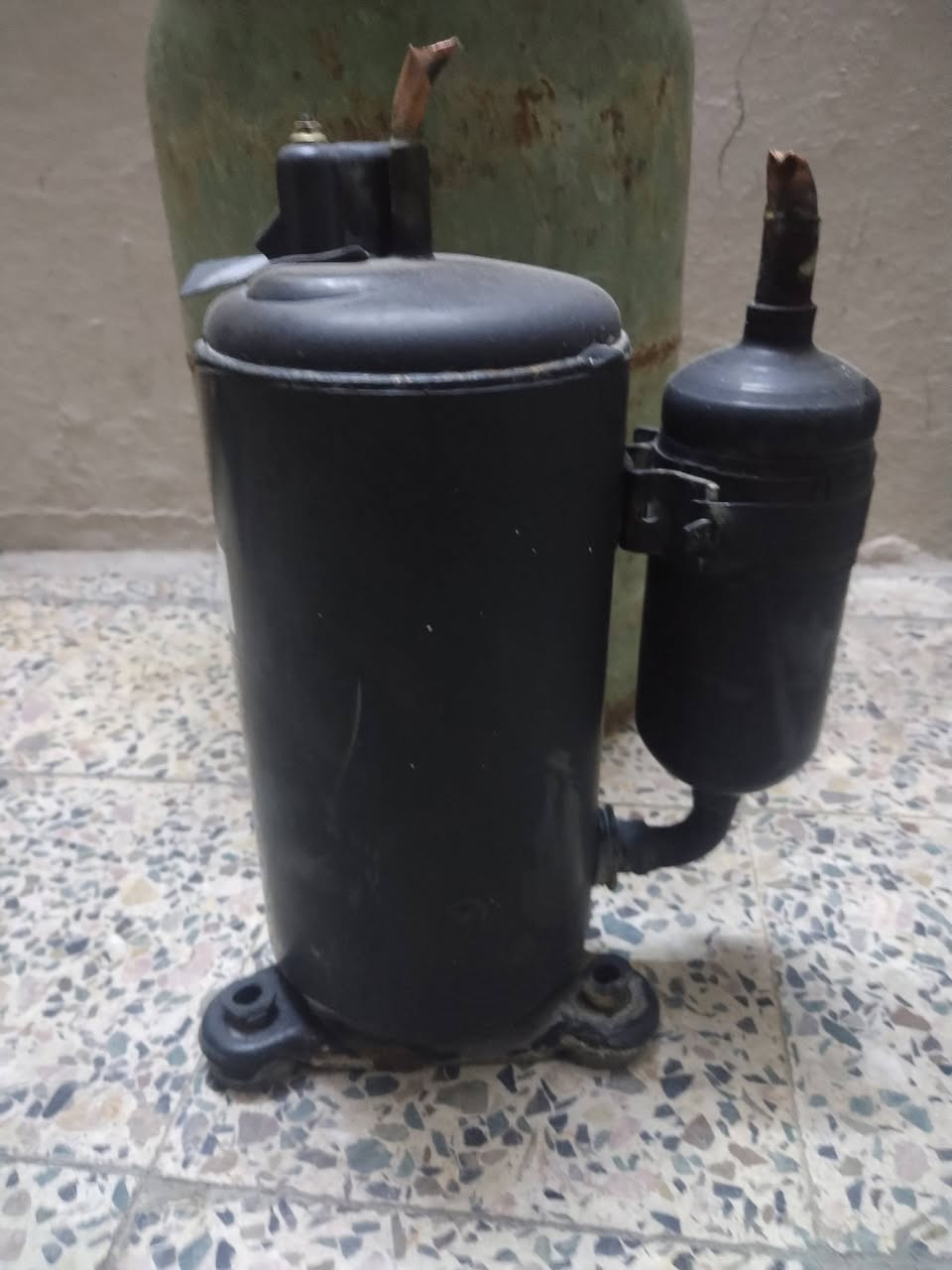 ماطور سبلت طنين LG الاصلي صنع كوري سعره ٥٠ وبي مجال بسيط


**إذا كنت صاحب هذا الإعلان وتريد حذفه لأي سبب، رجاءا أرسل رسالة إلى الدعم الفني**