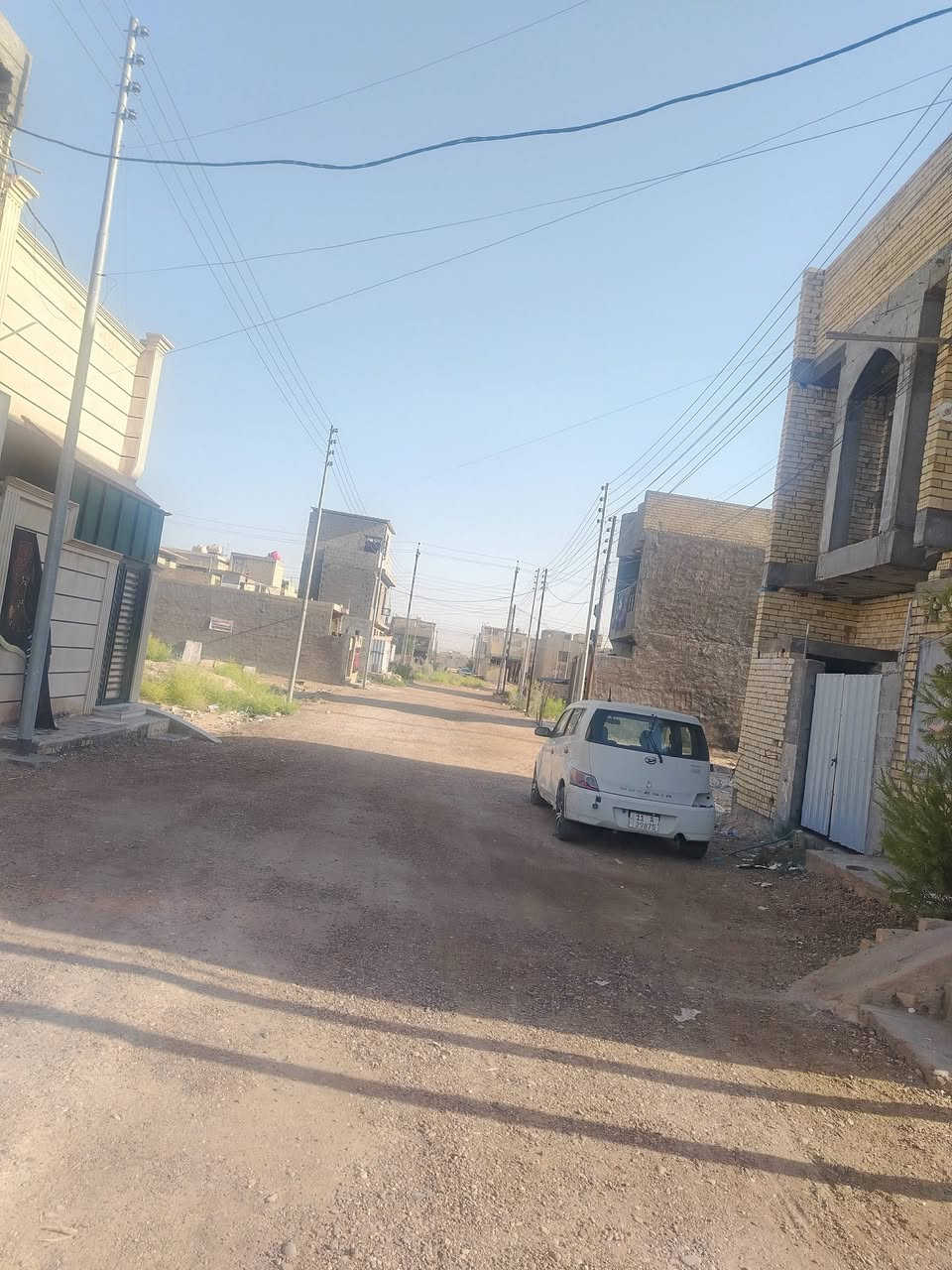 السلام عليكم
١٠٠ متر طابقين بناء حديث
 ٣ غرف نوم واستقبال ومطبخ وحولي
بناء درجة أولى ع ايدي
نقص ستاره وبيتونه وكاشي
يحتاجله ١٥ مليون ويكمل درجة أولى
الفرع حيل نظيف ومرتب
رقم القطعه ٨٣٦٤
السعر المطلوب ١٤٥
*********** يوجد واتس اب
