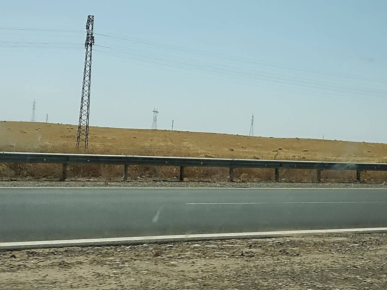ارض للبيع قرية النجم طريق الموصل موقع تجاري للستفسار التصال ***********
