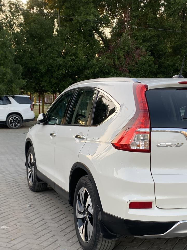 Honda CR-V 2016
السياره كلين بدون صبغ ولا حادث 
مواصفات السياره فول للاستفسار على رقم ***********
