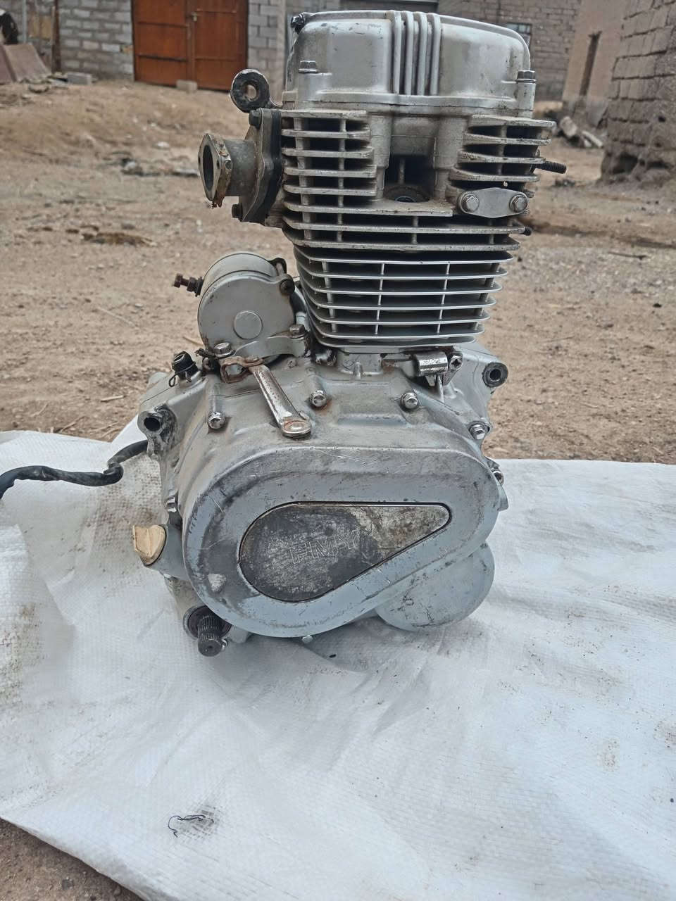 سلام عليكم للبيع محرك فيومه ومحرك بانده  نضيفات بدون شرك مكاني كوت ناحية شيخ سعد  انتصل ***********
