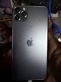 سلام عليك آيفون ١١ برو ماكس زيتوني الجهاز كلشي ما امبدل بي   ذاكره ٢٥٦...