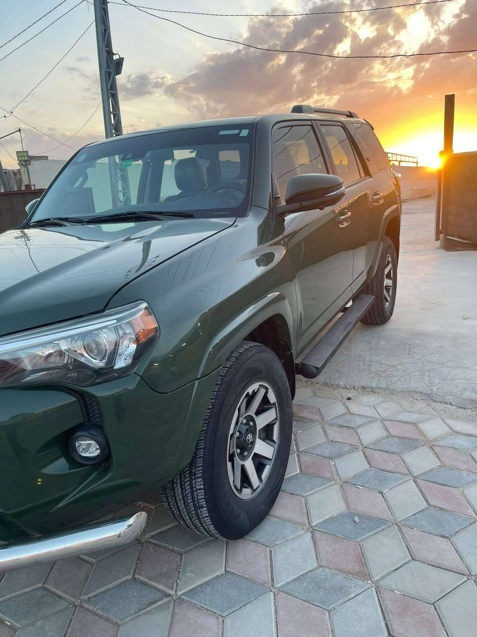 السلام عليكم 
تيوتا فور رنر موديل ٢٠٢٢ وارد امريكي حادثها جاملغ ايمن ماشيه ٣٧ مكينه ٤٠٠٠ لاندكروز ٦ سلندر تخم تاير باتري تبريد حداديه كشنات جلد ٥ راكب كامرات ٣٦٠ درجه مري شفط بصمه شاشه وداش كام امامي خلفي رقم بغداد لل٢٠٢٩ انكليزي لون زيتوني سعرها ٣٢٠ مع المجال للاستفسار اتصل *********** مكان السياره الديوانية مركز
