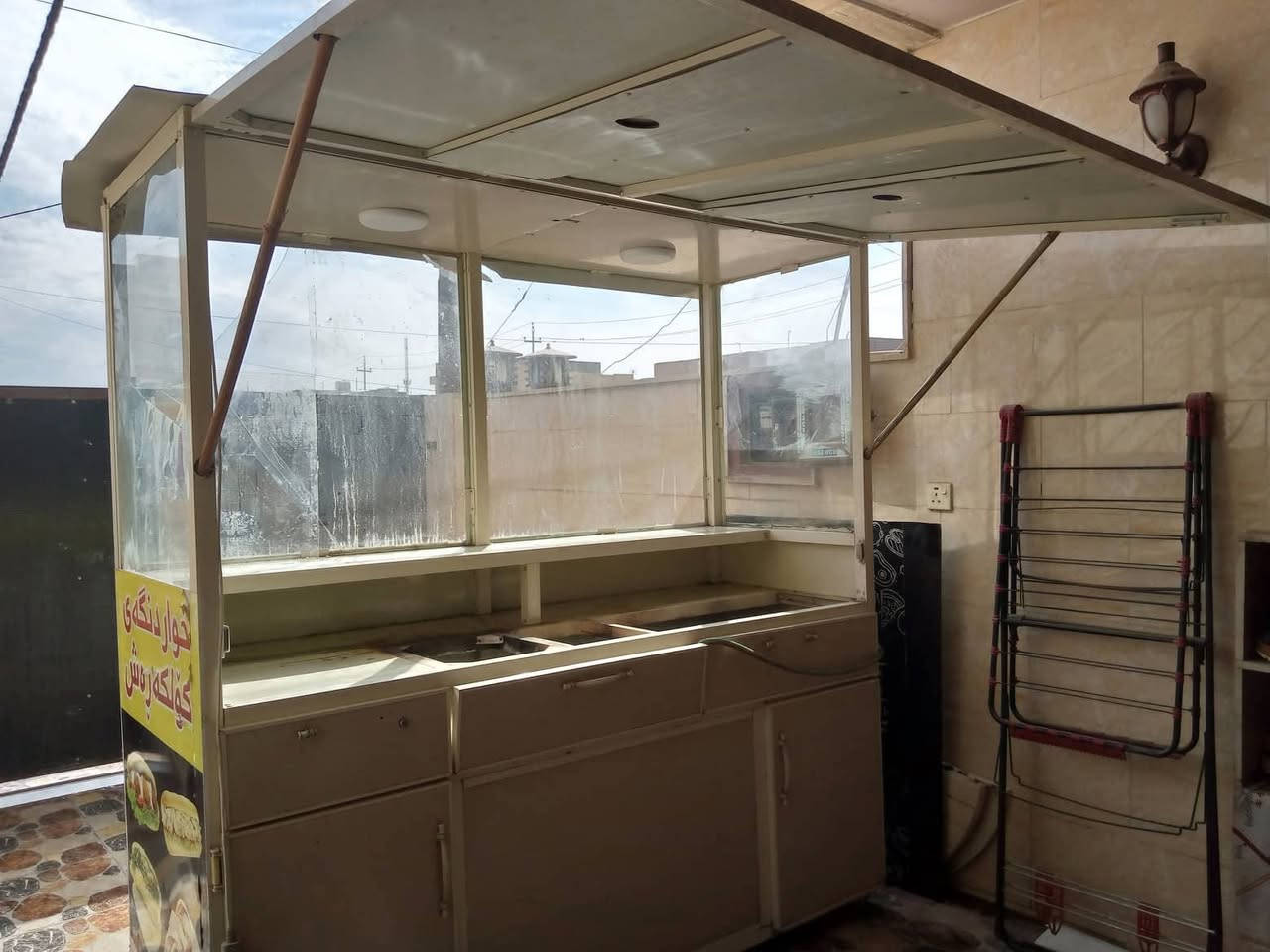 اسلام عليكم
رمضان كريم علينا وعليكم.
للبيع
عربانه لفات
المنيوم
عباره عن كشك مطعم مصغر
كامله.
شغل درجه اولى
للبيع
السعر
٤٠٠ الف
مكاني أربيل
للتواصل
***********
او ع الخاص
