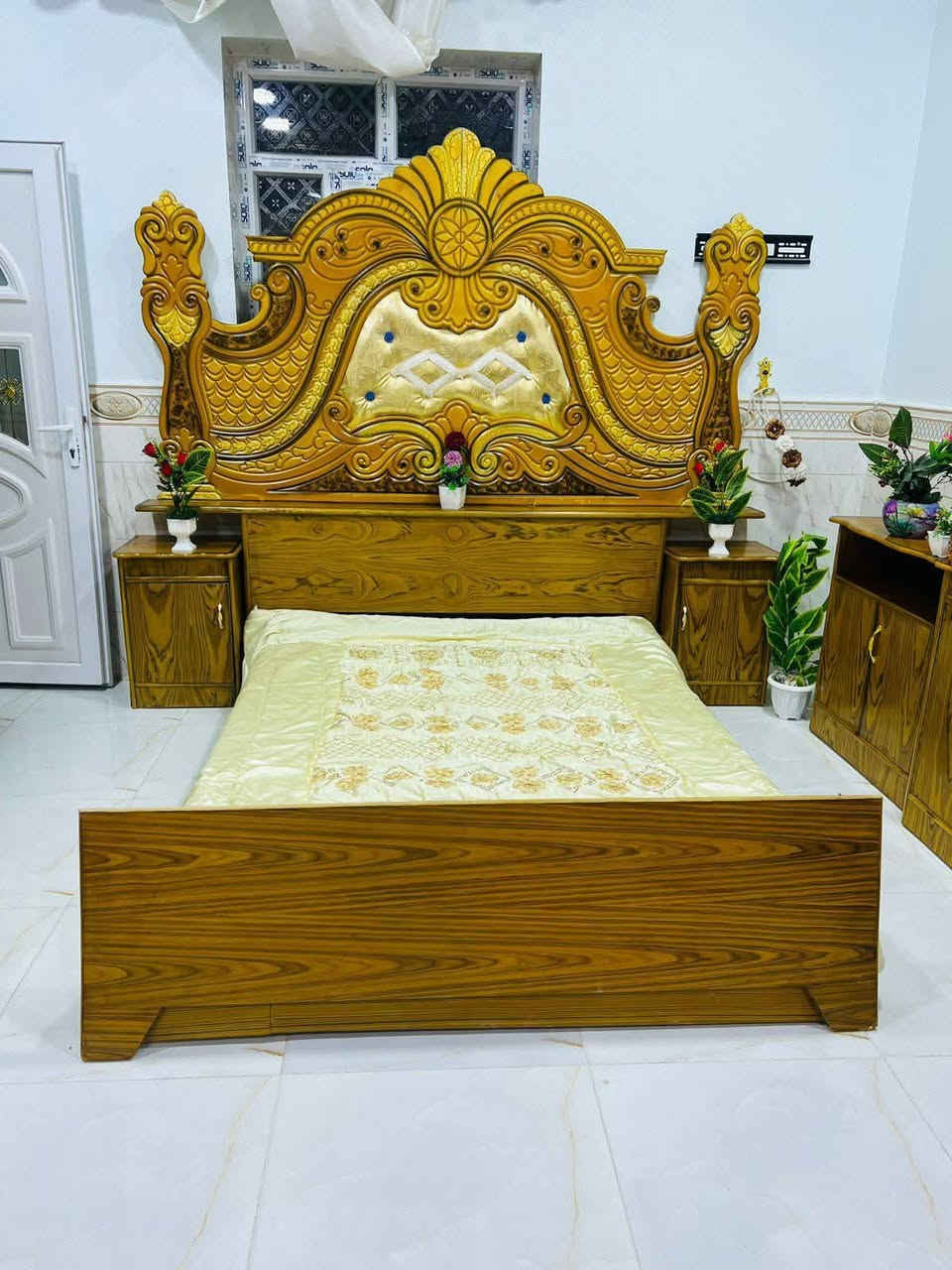 غرفه نوم نضيفه 850
بيهه مجال خاص مفتوح تصل تدلل ***********
