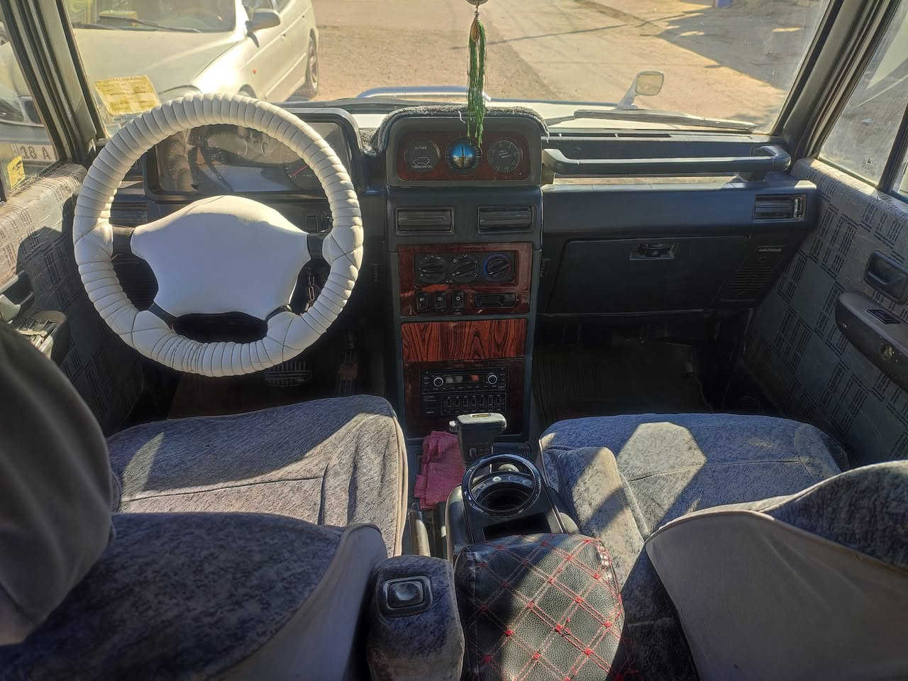 سلام عليكم كالوبر للبيع موديل 97رقم بغداد سنويه 2027 سياره حلوه مكفوله من ضربه ومن صبغ سياره جاهزه من كلشي تخم تاير وحداديه كير اوتو لوكير شغال مكينه ناعمه وباتري جديد عنوان بابل حمزه الغربي سعر 60 وبيه مجال الاتصال بالرقم ***********.   .....‏‪0771 948 3406‬‏
