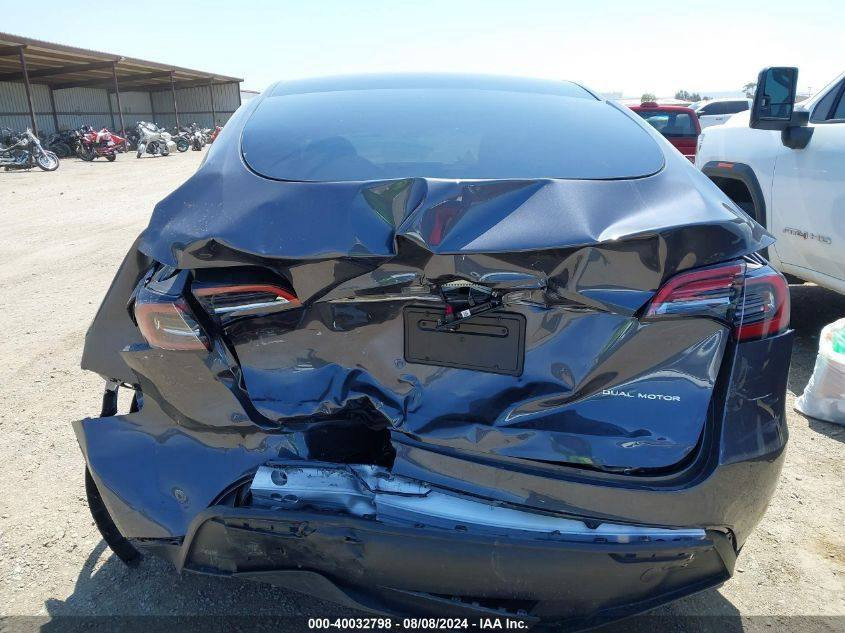 للبيع: Tesla Model Y 2023 - عائلية ومميزة جداً!
السيارة بحالة ممتازة وجاهزة للاستخدام، مع إضافات حصرية تجعلها فريدة من نوعها.
​✅ المواصفات الأساسية:
​الموديل: 2023.
​الممشى: 50,000 كم فقط.
​عدد المقاعد: 7 مقاعد (نسخة نادرة ومثالية للعوائل). 
الايرباكات كلها سليمة 
​الحالة: أونلاين (تستقبل تحديثات السوفتوير باستمرار).
​✨ الإضافات الخاصة (Custom Upgrades):
​ستيرن نص فرة (Yoke Steering Wheel): يعطيك شعور قيادة الطائرات ورؤية كاملة للطريق.
​شاشة خلفية إضافية: للتحكم بالتبريد والترفيه لركاب المقاعد الخلفية (إضافة مميزة جداً).
​💰 السعر:
​215 ورقة 
 للتواصل +964 771 197 2214  
بغداد الدورة


**إذا كنت صاحب هذا الإعلان وتريد حذفه لأي سبب، رجاءا أرسل رسالة إلى الدعم الفني**