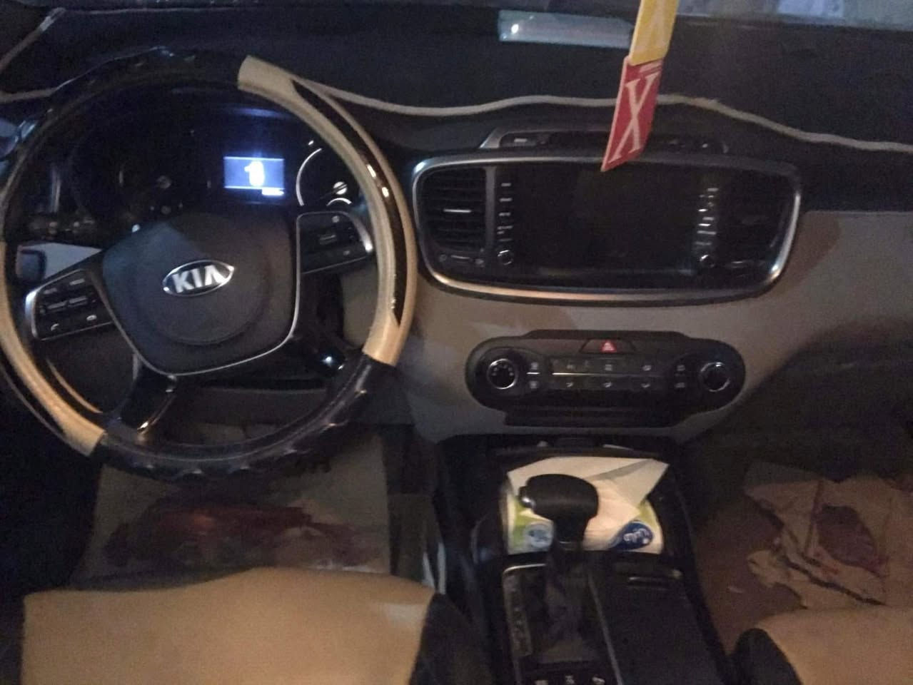 سورنتو 2020خليجي حبري
6V
سبعه راكب 
3قطع تبريد 
ماشية ثمانينات
حساس امامي
حساس خلفي
لد امامي خلفي شكل الحديث 
مري شفط
إشارة ترحيب
دوسات السياره 
شاشه كبيره تاب
كامره خلفيه
دواخل بيجي واسود 
تحكم جهتين 
اربع أنظمة قيادة/ ايكو تقليل صرف البانزين
حساس بارك
دوشمه جلد
وارضيات جلد تفصال 
باتري جديد
ويل كب كروم 
السيارة فور ويل مع دكمة لتفعيلها وتشغيلها
السيارة مكفوله من الحادث والتبديل والصبغ كير ومكينه مكفولات 
السيارة باسمي جديدة مشروع وطني رقم بغداد مداور ثاني يوم 
السعر ٢٣٩ وبيها مجال
مكاني بغداد للاستفسار الاتصال على الرقم ***********
