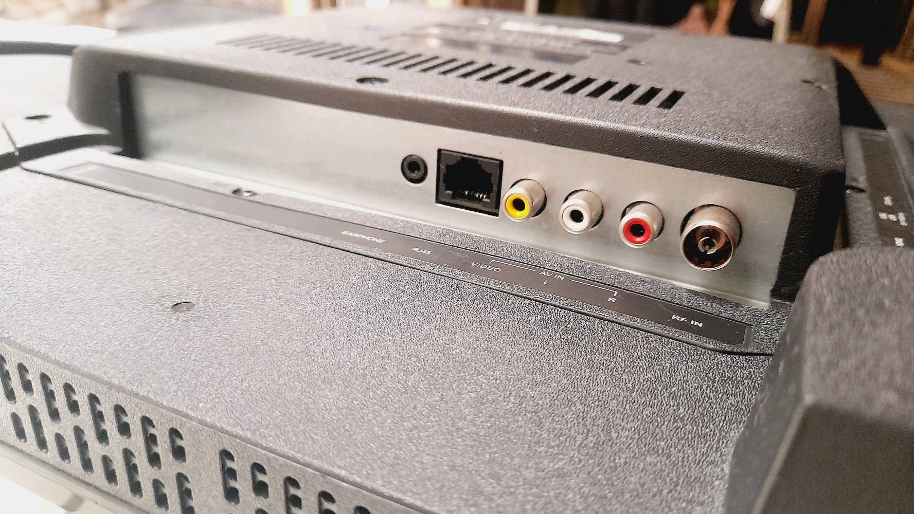 تلفزيون ذكي Smart TV مستعمل لمده سنه واحده......التلفاز بحاله جيده جدا والريمونت مالته نضيف واصلي 100/100 مال الشركه سعره 100 الف دينار قفل مكاني بغداد الكاظميه شارع -60- 
ملاحظه: ماعندي توصيل (نتعامل وجه بوجه) للتواصل واتساب فقط رقمي 7745152349....... موجد فيديو مصور بي صوت التلفزيون وبس 🤍🌷
ملاحظه: نظامه اندرويد