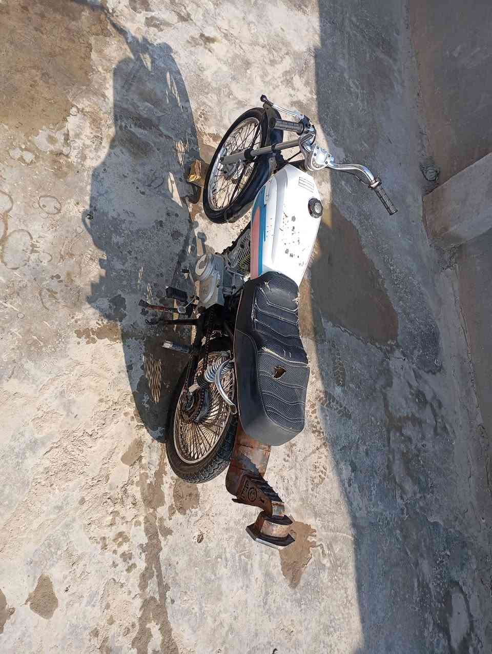 سلام عليكم دراجه للبيع كلك كلك كلشي ما عوزها هاي كدام عينك ب275وبيها مجال قليل كلش. مكان شافعيه +رحمه للعباس لحد يصير لوتي بل تعاليق تره اهنيه وافشله رقمي***********
