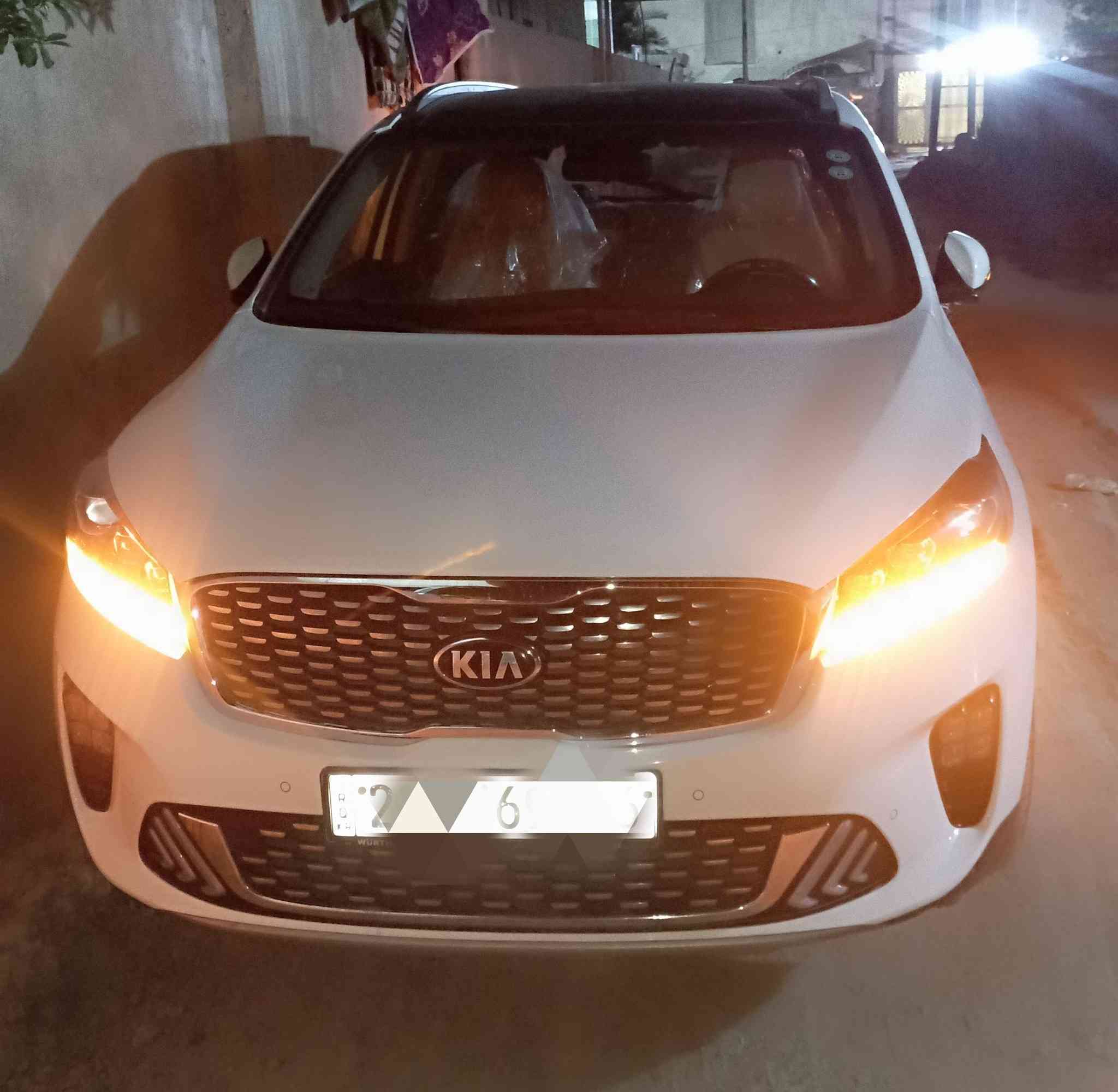 السلام عليكم سورينتو خليجي 20 كفاله عامه رقم اربيل بأسمي تريد مداور تريد وكاله ثاني يوم وضع الشركه ماشيه 49 حقيقي مابيهه اي نقص كامل المواصفات المكان الحله للتواصل ***********
