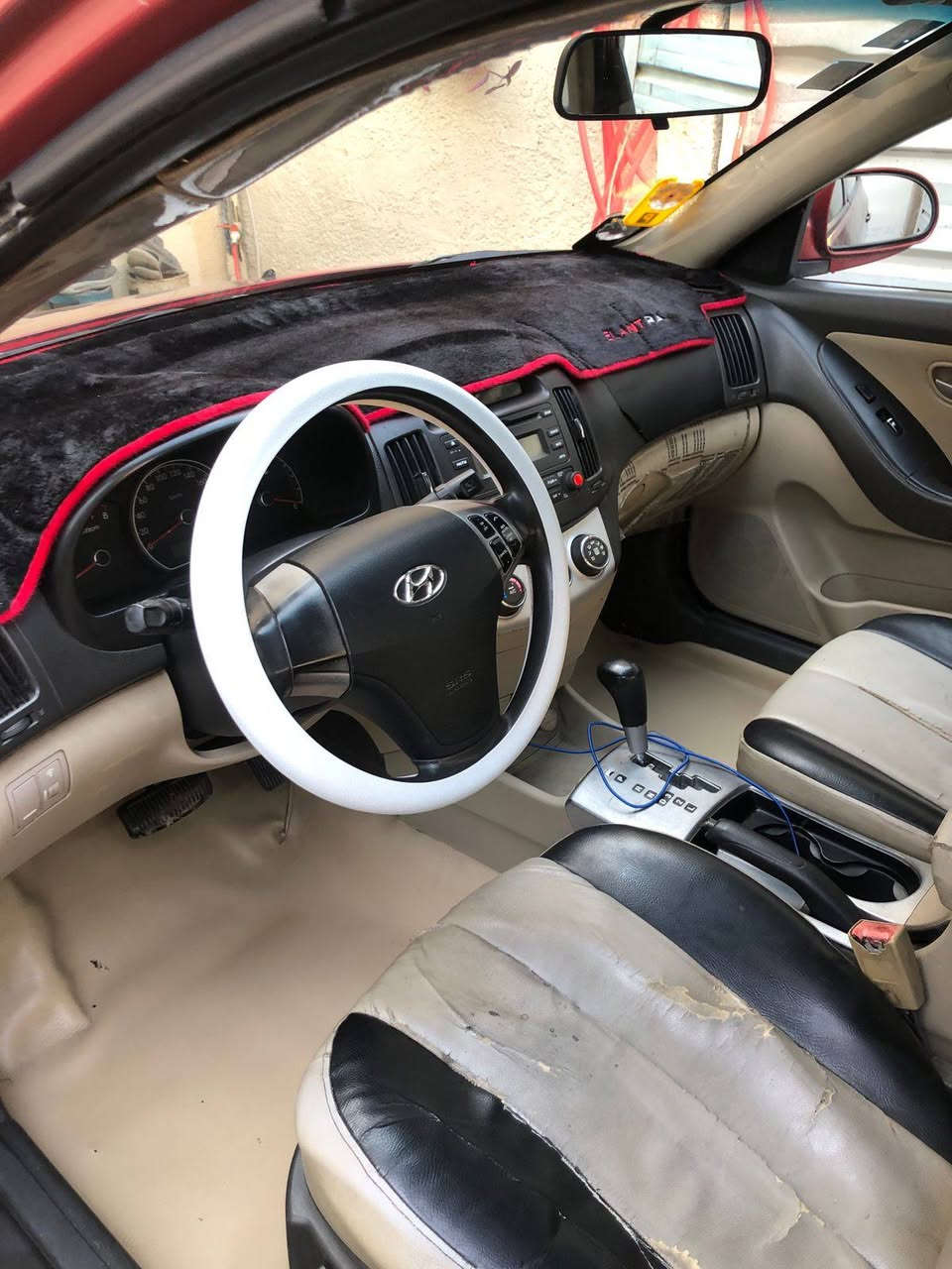 السلام عليكم الانترا 2009 وارد أمريكي حادثها جاملغ خلفي السياره ليبل واحد بدون تبديل كير مكينه صدر امامي خلفي  تخم تاير تخم ويل كله جديد ترايها زيرو السياره كلش جديده  بيها قطع صبغ ابيع حزام رقم بغداد بأسمي مكاني الدوره حي الصحه *********** السعر ٨٢ وبيها مجال
