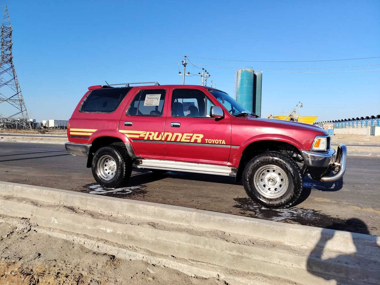 تيوتا موديل 90 رقم قادسيه دولي سنويه جديده  تحويل ثاني يوم هزه جديده محرك وكير ففتي بلكارتون اكسن تخم تاير حداديه كهربائيات  كلها شغاله تبريد  دواخل حلوه سياره مصبوغه عام  سياره حلوه ومال جناي  للبيع السعر 38 وبيها مجال للطيبين رقم الهاتف *********** مكان السياره ناصريه قضاء الدوايه
