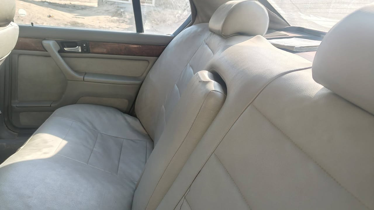 السلام عليكم 
730موديل 1991
سياره بلاديه كهرباء كله جاهز
حداديه نص عمر
مكينه خيط بخار
كير مكفول شرط مداور
السنويه لل26 
السعر 35
***********
