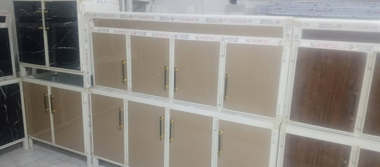 سلام عليكم ورحمة الله وبركاته كاونترات البيع قياسهن مترين ومترين ونص جاهزه ونضافه سعر خاص واني بخدمه رقم الهاتف ***********
