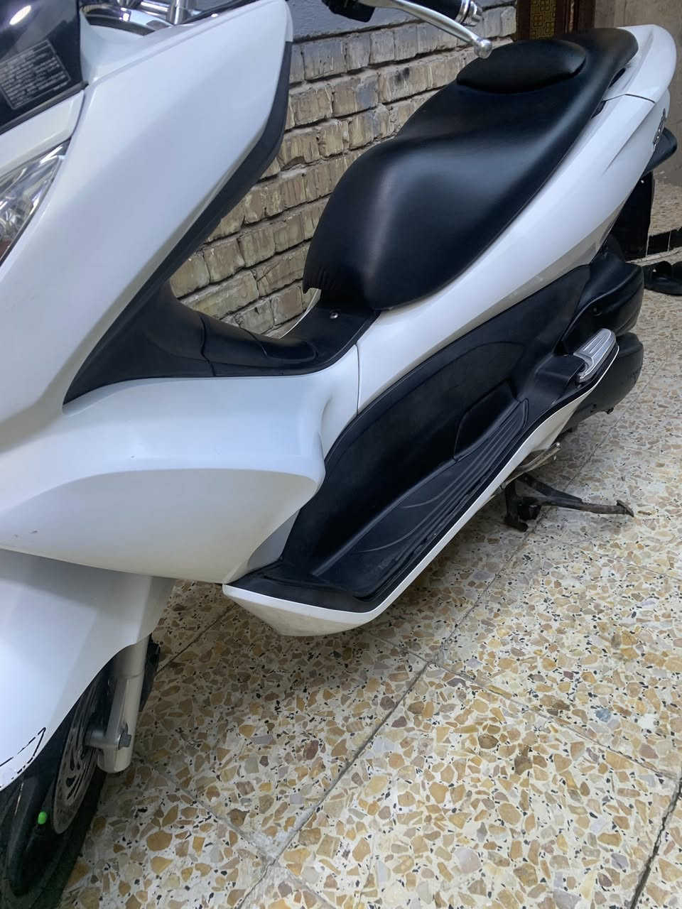 سلام عليكم جيل اول للبيع ياباني JF
لون ابيض صدفي دراجه مال جناي جديده كلش وناعمه محرك 125 و بانزين محسن ودهن مزويل دراجه مكفوله كفاله عامة ما بيها نقص جاهزه ونضيفه ع وضع البلادي  وأحلى من صور  مكاني بغداد شراي يتصل ويدلل ***********
