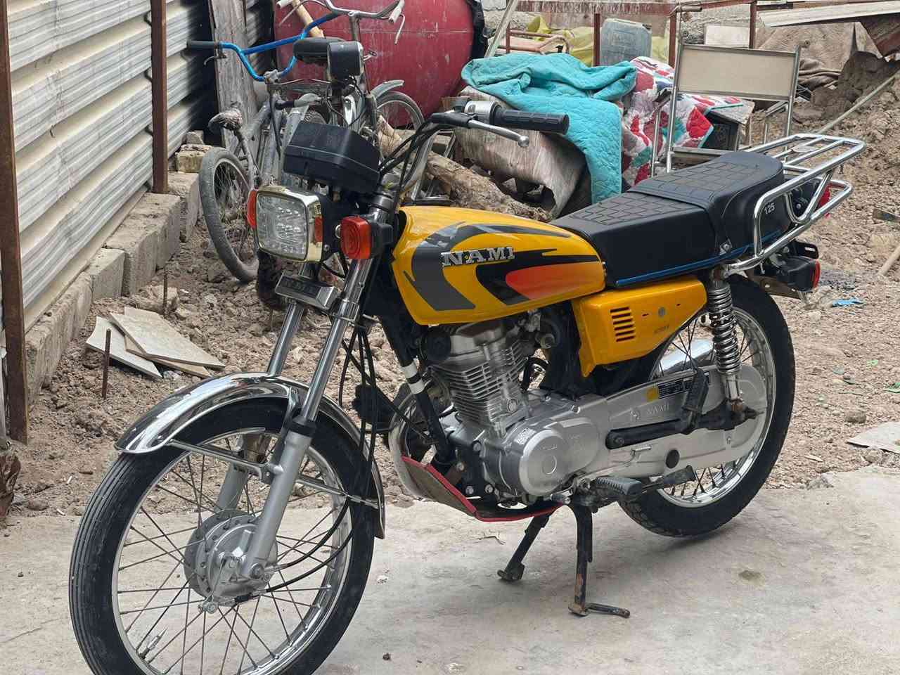 (سلام عليكم)دراجة نامة شلامچة
1.مكينة نامة موديل 2023برغي ما مفتوح بيهة 
2.ادوات مكفولة من السرقة اتكاتب وياك وين تريد 
3.سعر 700 وبيهة مجال لطيبين
عنوان (بصرة ابو الخصيب)
4.كهربائيات كلهة شغالة
للتواصل (***********)
