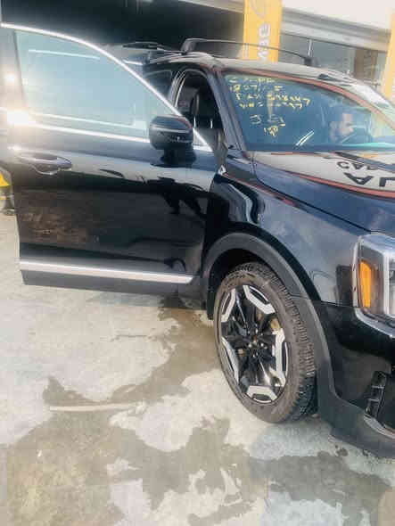 السلام عليكم 
كيا تيلورايد موديل 2024 فئه s 
رقم بابل 
الموصفات :
1- كاميرا خلفيه 
2- التحكم على المنحدرات 
3- مستشعر وقوف 
4- تدفئه مقاعد 
5- فتحت سقف 
6- حساس مطر 
7- نظام المفاتيح ذكي 
8- مقاعد كهربائيه 
9- المصابيح الاماميه ليد 
10- التشغيل عن بعد 
11- نظام ABS
12- 10 وسائد هوائيه 
13- فرامل الوقوف الإلكتروني
السياره نظيفه و حادثها تبديل جاملغ ايسر وصبغ حافة البنيد 
السعر 275 ورقه
مكان السياره الاسكندرية 
للاستفسار***********
