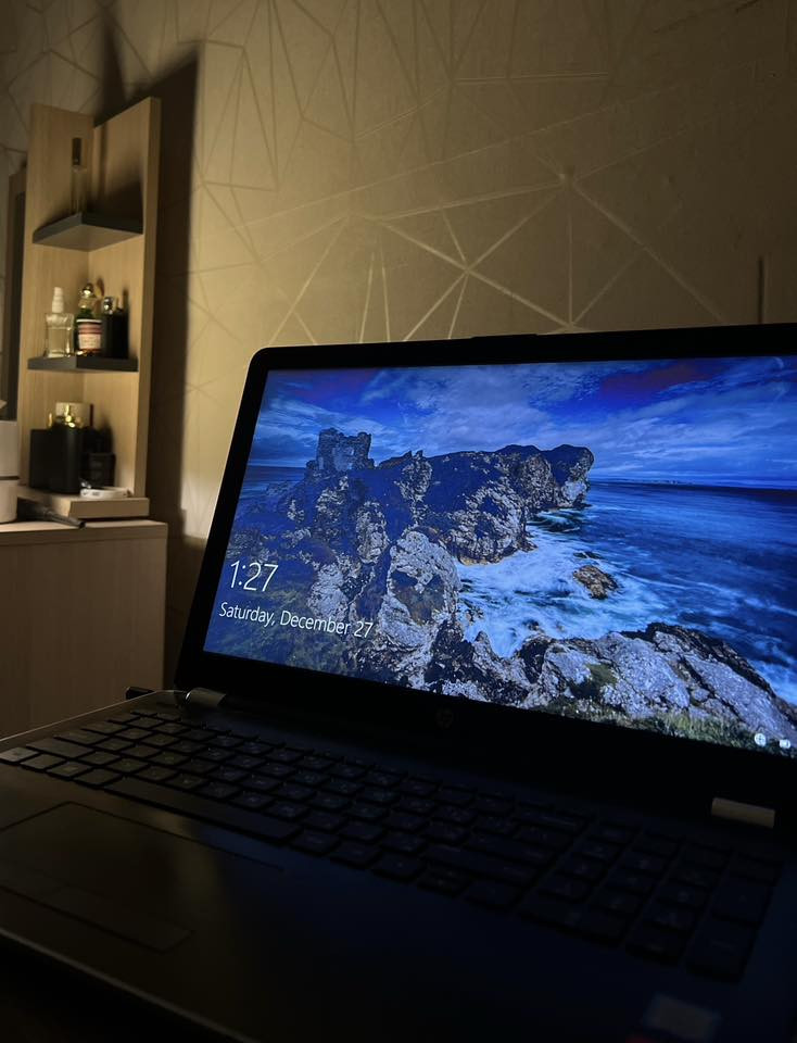 لابتوب hp للبيع 
مواصفاتها واصدارها بالصوره 
والسعر :200 الف
***********
هاي رقمي واتساب
