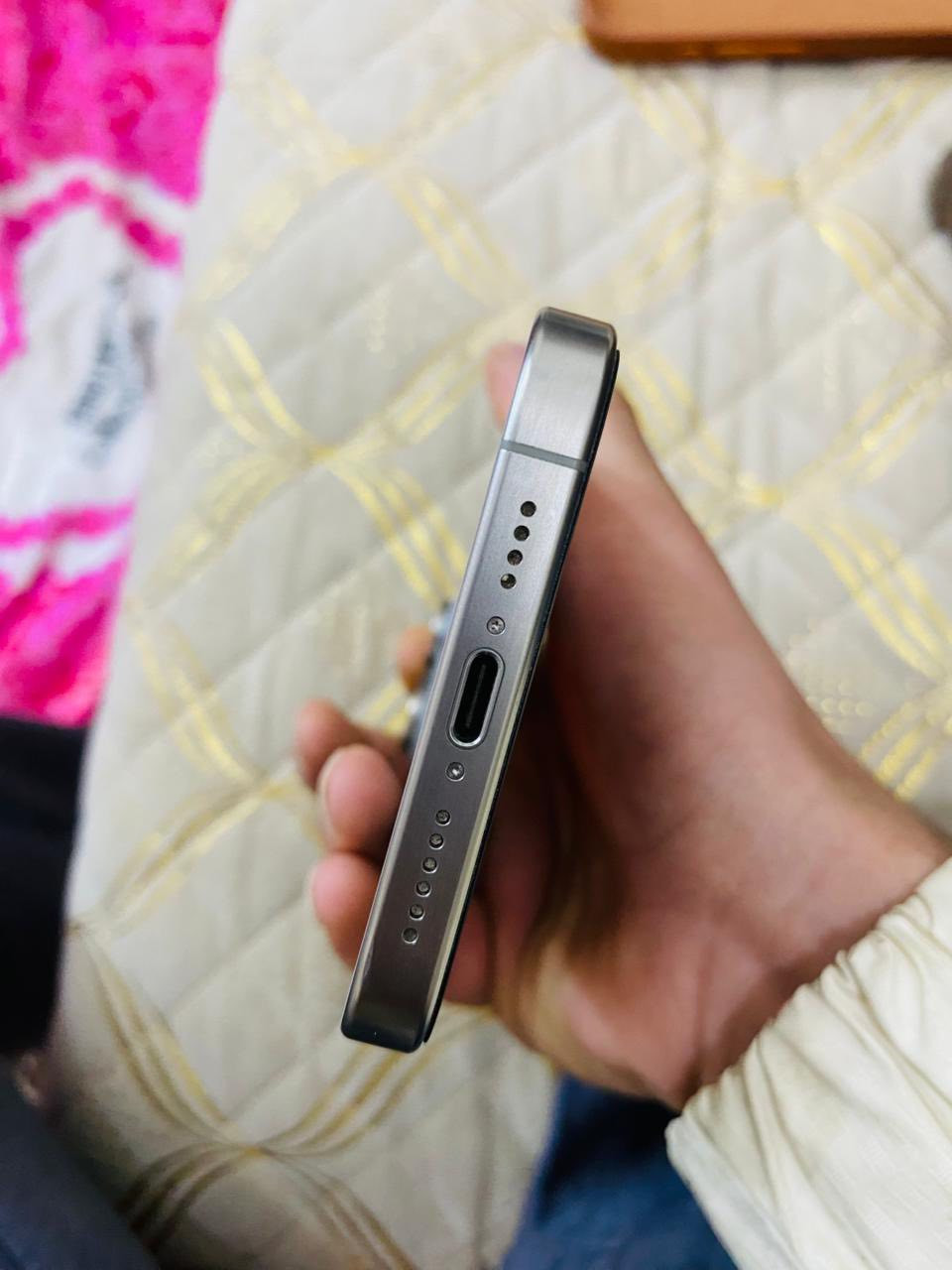 السلام عليكم
15 برو ماكس للبيع ماستر AAA الجهاز نضيف كلش بمعنه الكلمة تجي وتشوف بعينك بطاريه ستوهه نزلت 88 بلاديه كارتونه وغراض موجوده السعر خاص ماعندك تجي تاخذه بلاش بس لا تكسر بي *********** واتساب فقط
