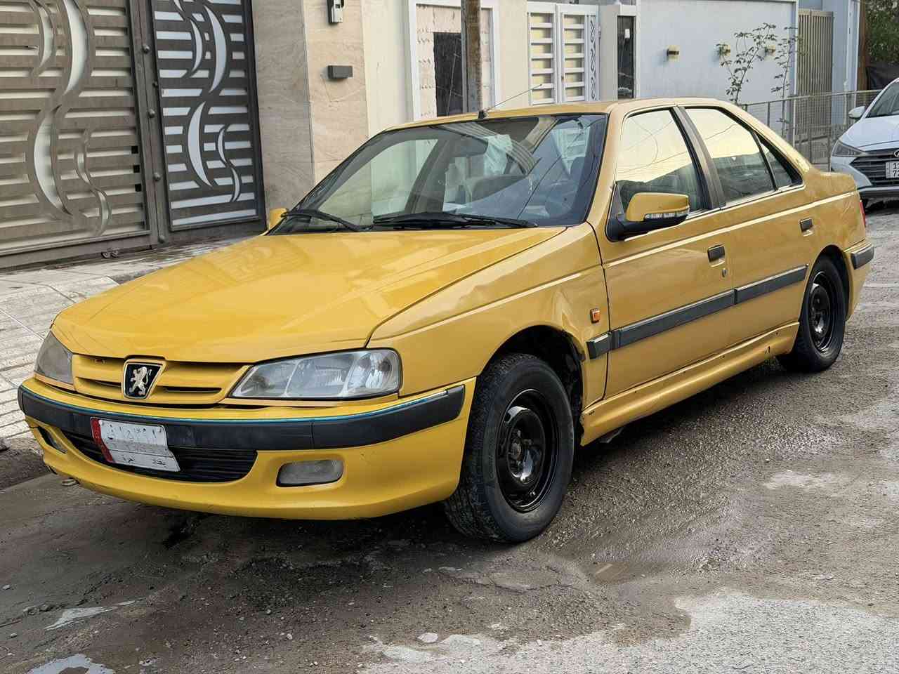 السلام عليكم 
بيجو بارص 2015 رقم بغداد تحويل مباشر مكينه كير جدد مكفولات صدر امامي خلفي جديد تخم ويل وتخم تاير جدد مكفولة من الضربة شاصي لغد مكفولات بيها بس الجاملع الخلفي عكس السايق صبغ اثر جراد فقط حوض مكفول بيع فقط السعر 45 عنواني بغداد الاعلام ***********
