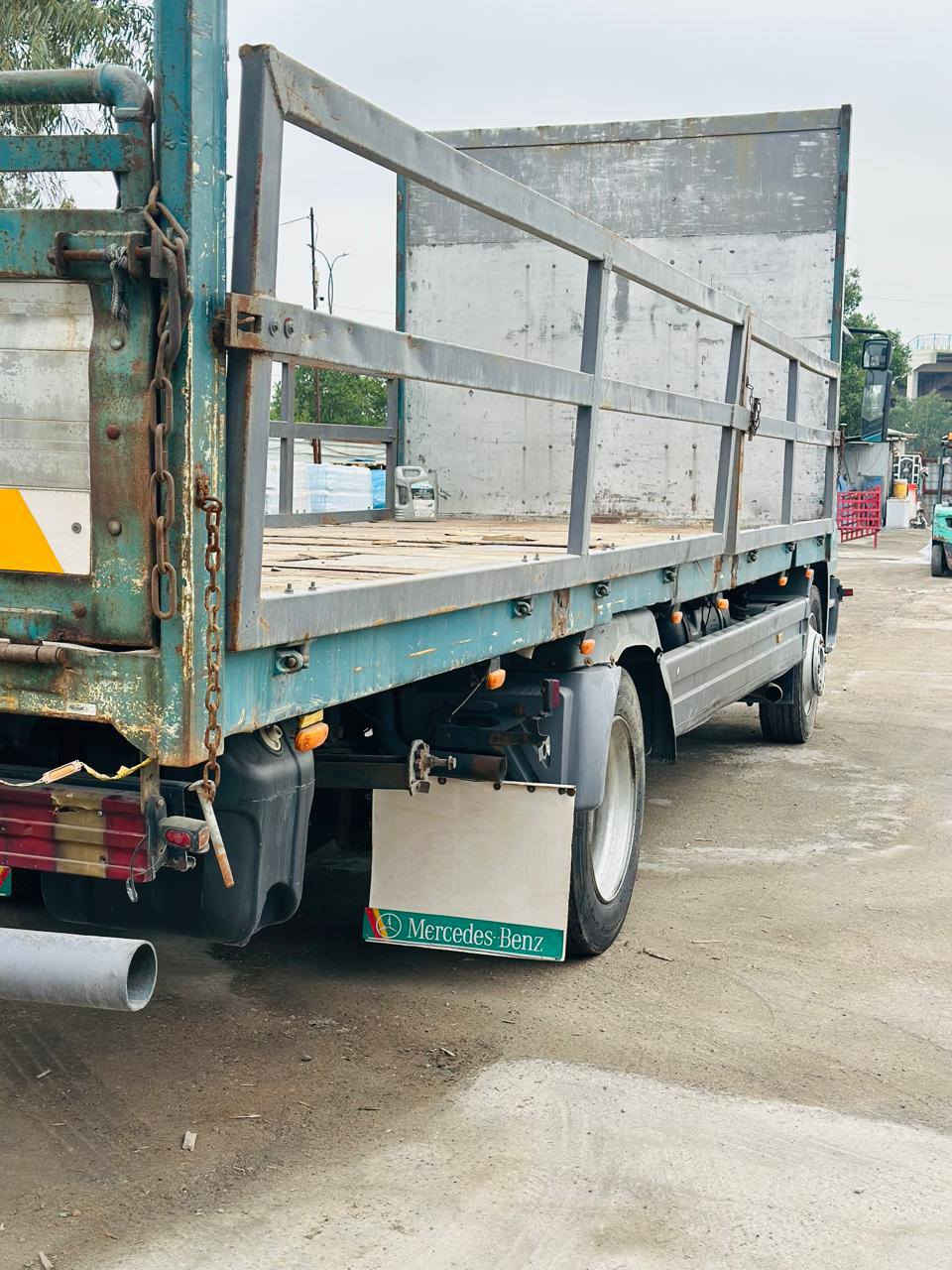 السلام عليكم ايتكو للبيع موديل 2001 فحل 8برغي محرك 6 سلندر طوله 7وربع ويل 22ونص تخم تاير جديد سياره بسمي ثاني احول سنويه ما ساقط مسجل 4طن مكاني بغداد سعر 170وبيه مجال سياره جاهز لعمل اي نقص مابيه وتواصل على رقم صاحب سيارة 
***********
