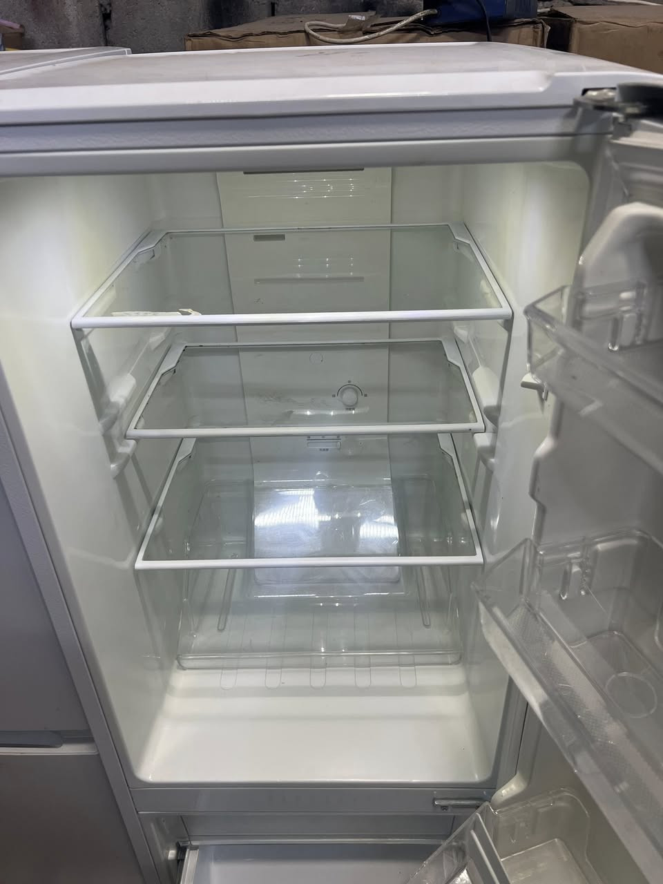 ‏ثلاجة ٨ قدم  بخاخ نوعيتها ياباني مال باله جديد ما مستخدم بالكرتون يشتغل على الكهرب ١١٠ ￼ يعني لازم على المحولة 
￼ سعره بدون محولة 160,000 ￼


**إذا كنت صاحب هذا الإعلان وتريد حذفه لأي سبب، رجاءا أرسل رسالة إلى الدعم الفني**