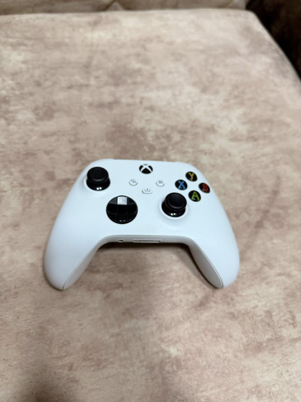 السلام عليكم :
إذا تدور على جهاز نظيف ومرتب بمعنى الكلمة فهذا الك 😮‍💨

✅ Xbox Series S سعة 512GB
✅ هارد خارجي أصلي 1TB
✅ استعمال خفيف جداً ونظافة 99%
✅ بدون أي مشكلة أو تصليح
✅ أداء سريع وسلس بالألعاب

📦 الجهاز لوك ستيكر
🎮 ويا اليدة الأصلية
📦 كامل الملحقات موجودة
🧾 حتى الكارتون الأصلي موجود

مناسب للي يريد جهاز مرتب وسعره أرحم من الجديد بهواي 👌
والجهاز جاهز للفحص بأي وقت

💰 السعر: خ


**إذا كنت صاحب هذا الإعلان وتريد حذفه لأي سبب، رجاءا أرسل رسالة إلى الدعم الفني**