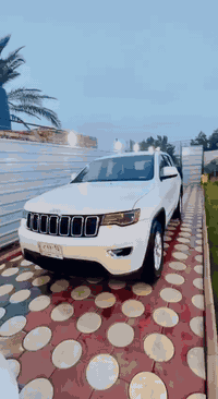 السـلام علــيكم
 ، للــبيع 
جيب / كراند شيروكي لاريدو 2020🫡🇺🇲
 ( دواخل كفاله ) ايرباك مكفول 
المواصفات الأساسيه
💥محرك 6 سلندر 3600 لمرغوب ✈️
💥كير أوتو ماتيك
💥مرايات عاكس للضوء 
💥تحكم ستيرن 
💥كامره خلفية
💥نضام تقليل صرف الوقود ECO
💥منافذ شحن وأواكس أمامي خلفي 
# كشن السايق كهربائي

وباقي التفاصيل معروفه ...
أخوان السياره كامله وكلش نضيفة 
كشر السيارة نضيف 
كير،محرك،كهربائيات، 
حداده ، تبريد ، 
بألف عافيه ع الياخذها 
سياره صدك مال جـنـاي 
سيارة حلوة كلش ونضيفة
والحادث فقط لي بل منشور
مابيهه حادث بل العراق
فقط هاذا الحرك من الخارج فقط
. . . . . . . . . . . .
السعر  235
مكان بغداد الغزاليه
***********
