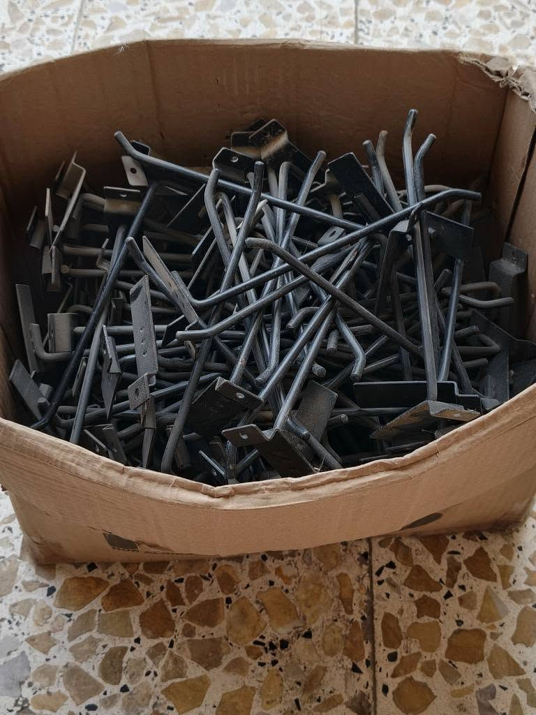 سلام عليكم ميز صيانه او هوكات 150قطعه او شاحنات كيبلات للبيع خاص او اتصال *********** عمارة, ميسان
