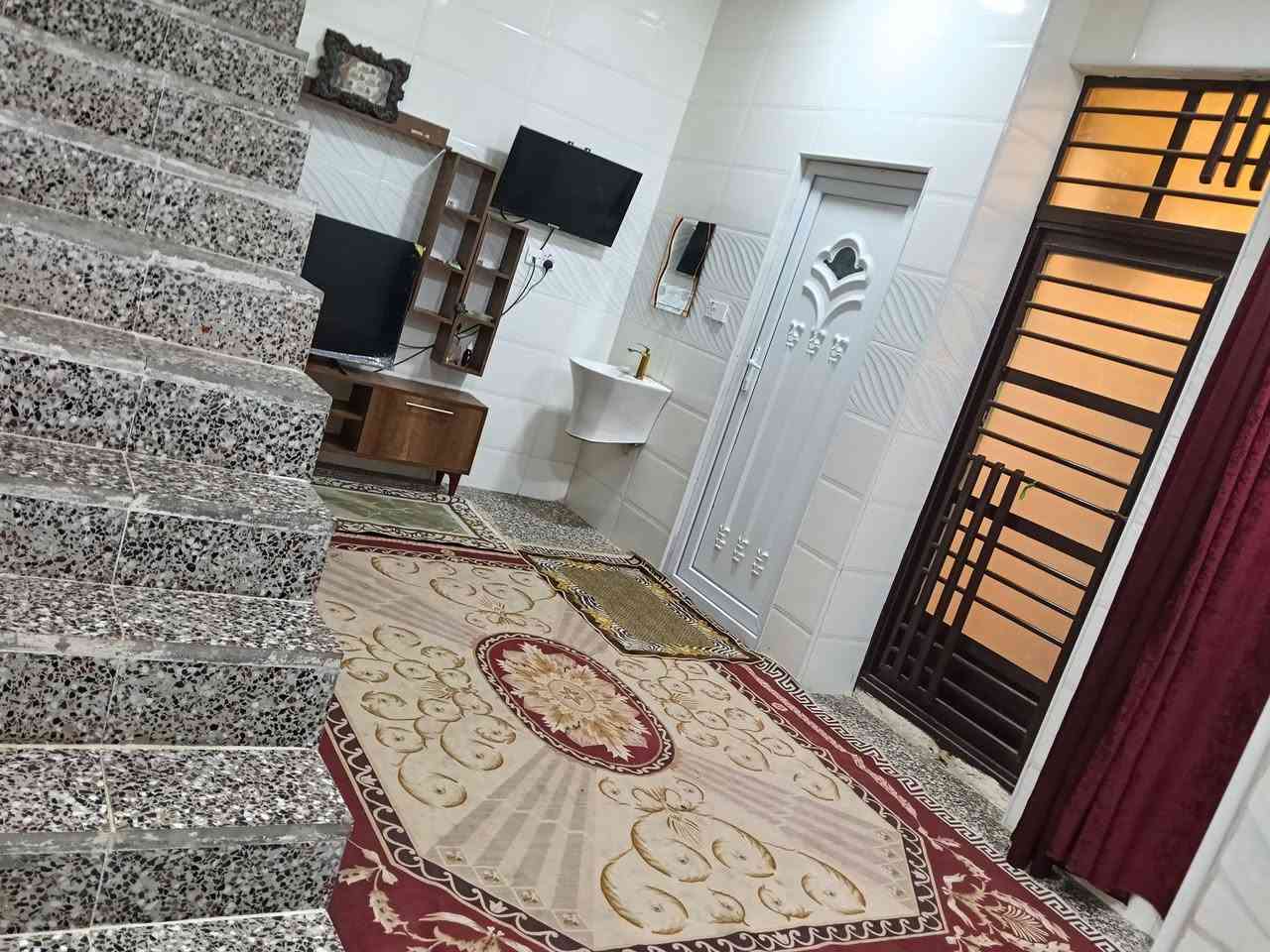السلام عليكم دار للبيع 100 متر مربع طابق واحد جديد سند 25 كافت خدمات بغداد الكمالية بستان علي كمال مجاور المدارس الهلية ***********
