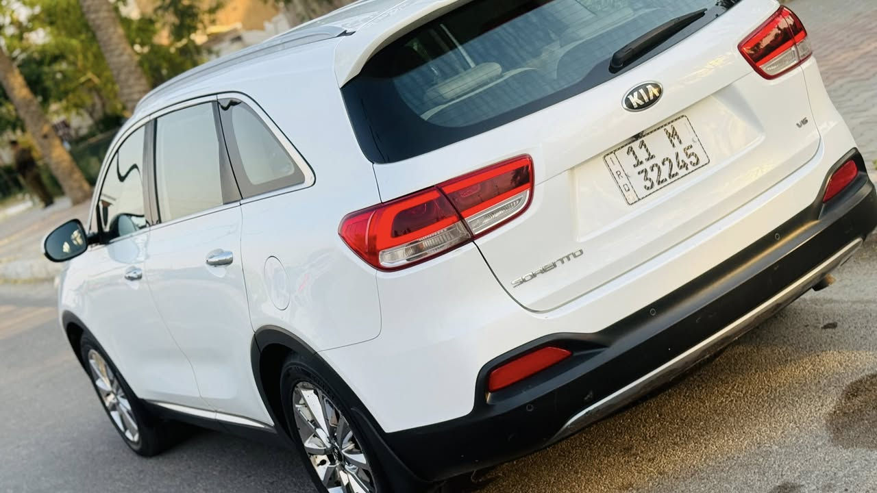 السلام عليكم
سورنتو 2016 خليجي 
ماشيه 150 km
المواصفات 
بصمه تشغيل 
بصمه ابواب 
مري شفط 
اشاير بالمري 
بردات خلفيه بلاد 
كشنات كهرباء 
كامرة دوارة 
ويل كروم 
ترحيب مري +اضائة 
7 راكب 
سلندر 6V
حساسات امامي خلفي 
وباقي المواصفات معروفة 
رقم بغداد مشروع وطني 
السيارة بيها صفحة كلير فقط شرط بدون معجون بدون ضربه بدون دواخل بدون ايرباك 
السيارة جاهزة من كل التفاصيل هزة وسنويه ورقم جديد 
السعر 175 وبيها مجال للطيبين 
العنوان ديالى بعقوبة 
رقم الهاتف ***********
