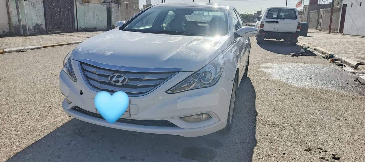 السلام عليكم
للبيع سوناتا 2013 خليجي
رقم نجف 
مواصفات المعروفه 
قطعتين تبريد 
مرايات شفط 
محرك 2400 دوش
حساسات خلفيه 
شفتات كير بالستيرن 
وباقي المواصفات المعروفه السعر 118 وبيه مجال 
لاتتصل قبل ماشوف السونار موجود ويه الصور 
المكان / السماوه قضاء الخضر / ***********
