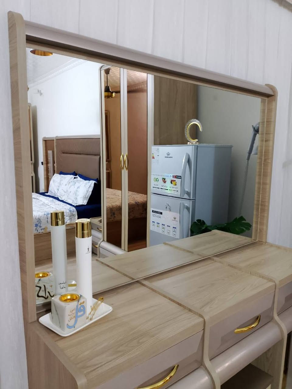 السلام عليكم عندي غرفه تركيه
اكثر من ١٠ قطع

تكمه 

نسبه نضافتها ٩٨٪ 

مضطره ابيعها بسبب الانتقال والمكان الي انتقله زغير متكفي بيها لهل سبب يعني 

وشرط تجون وتشوفوها بعينكم
ووياها كارت الضمان لهسه مخلصان
اخذتها ٤ الا ربع واريدها ٢ ونص


**إذا كنت صاحب هذا الإعلان وتريد حذفه لأي سبب، رجاءا أرسل رسالة إلى الدعم الفني**