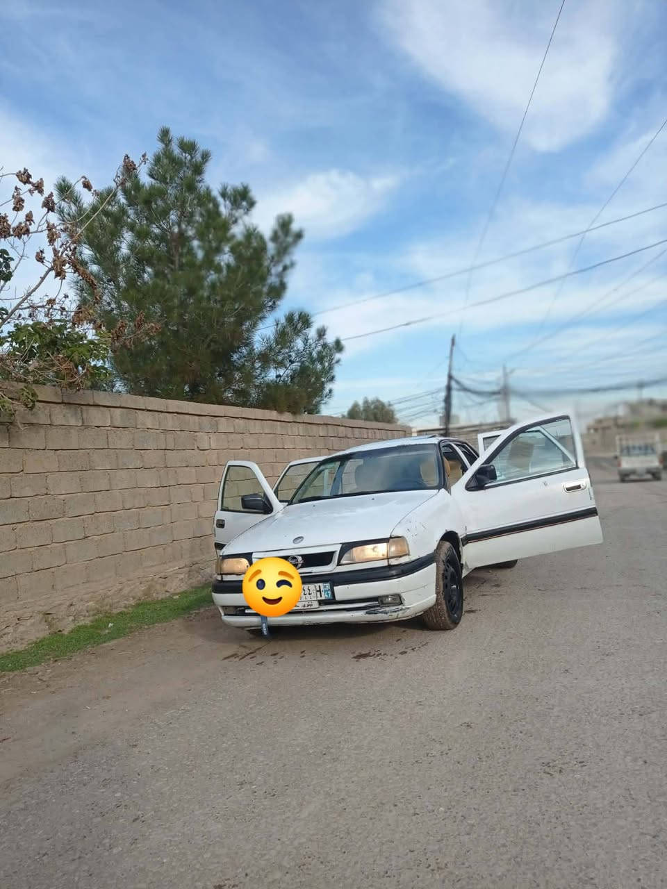 السلام عليكم اؤبل فكتره صندوك للبيع نضيفه حجم 20 رقم الماني صاحبه بل موصل ماندله كهربايات كلها شغاله طسه ناعسه غرفه دوشمه حلوه مسجل اربع سماعات السعر 28 وبيها مجال قليل وترهم للمرواس كابون بانزين بيها الرقم ***********
