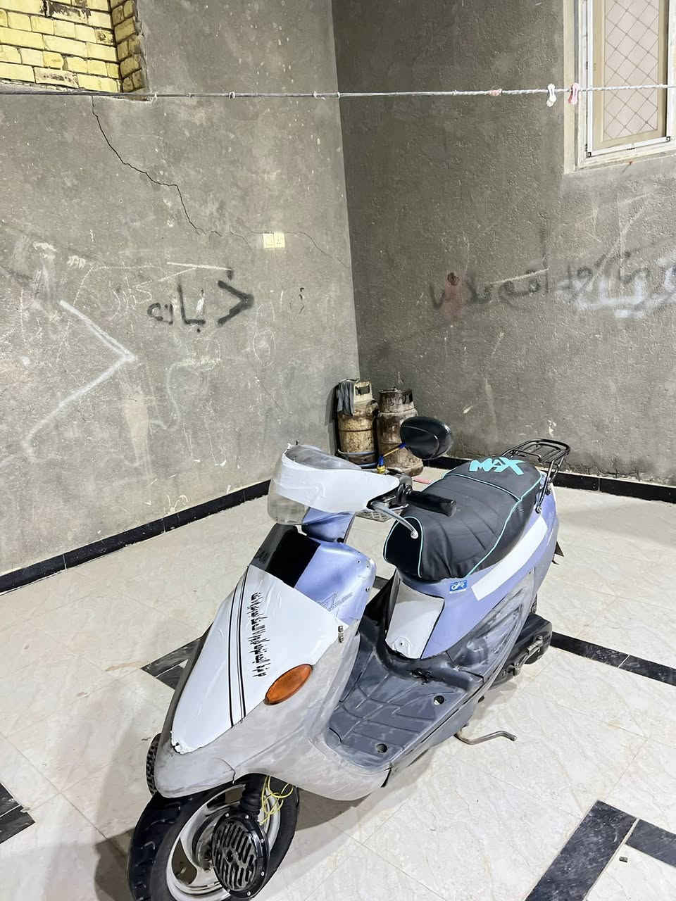 دراجه بيجي 9 زروف للبيع دراجه كامله من كلشي اي نقص مابيه تجي تشغل وتروح نهضه ومعدل الدراجه ادك فوك 60 والدراجه سوبر العنوان ناصريه حي اور 
السعر 375 وبيه (مجااال) للاتصال ***********
