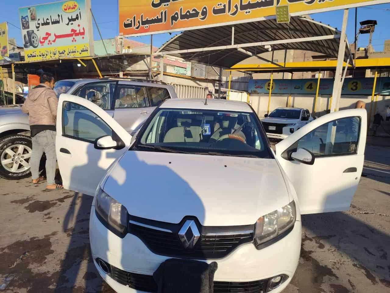 اسم السيارة : رينو سمبول
الموديل :2017 /رقم بغداد 
 اللون : ابيض
 السيارة حره 
________________________
المواصفات :- 
1 - محرك 4 سلندر 1600دوش 
2 -كاميرا خلفية
3 - شاشة كبيرة ( أندرويد )
4 - عداد المسافة (95 الف كيلو )
مكينة سيارة بلادي على وضع الشركة ويتم تبديل دهن  Elfe كل ٤٠٠٠ كيلو
٥- بطاريه جديده
٦ - الرقم انكليزي 
٧ - الهيكل الخارجي للسياره نظيف جدا مع وجود بارد على باب سائق وجاملوغ صبغ قطعة بسيطه منه من الجهة اليسرى
٨ - اشاير بالمري 
٩ - تبريد يحتاج فريز
١٠-  زجاج سيارة كهربائي الامامي فقط 
١١ - كهربائيات سيارة جميعها شغاله 

السعر ٧٥ ورقه وبيها مجال للتفاوض 
للاستفسار........***********
