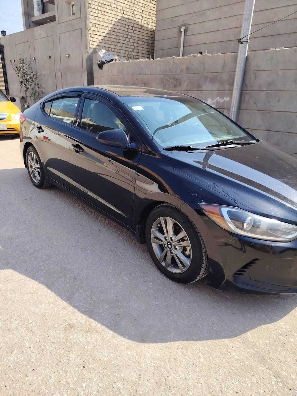 سلام عليكم النترا البيع كلين مكفول من الضرب والتبديل مكين 200 نقصه بس تبريده الغاز مالته والباقي خير من الله  وسعر 127 وبي مجال قليق حك الجي الشري وبيع مستعجل  ***********
