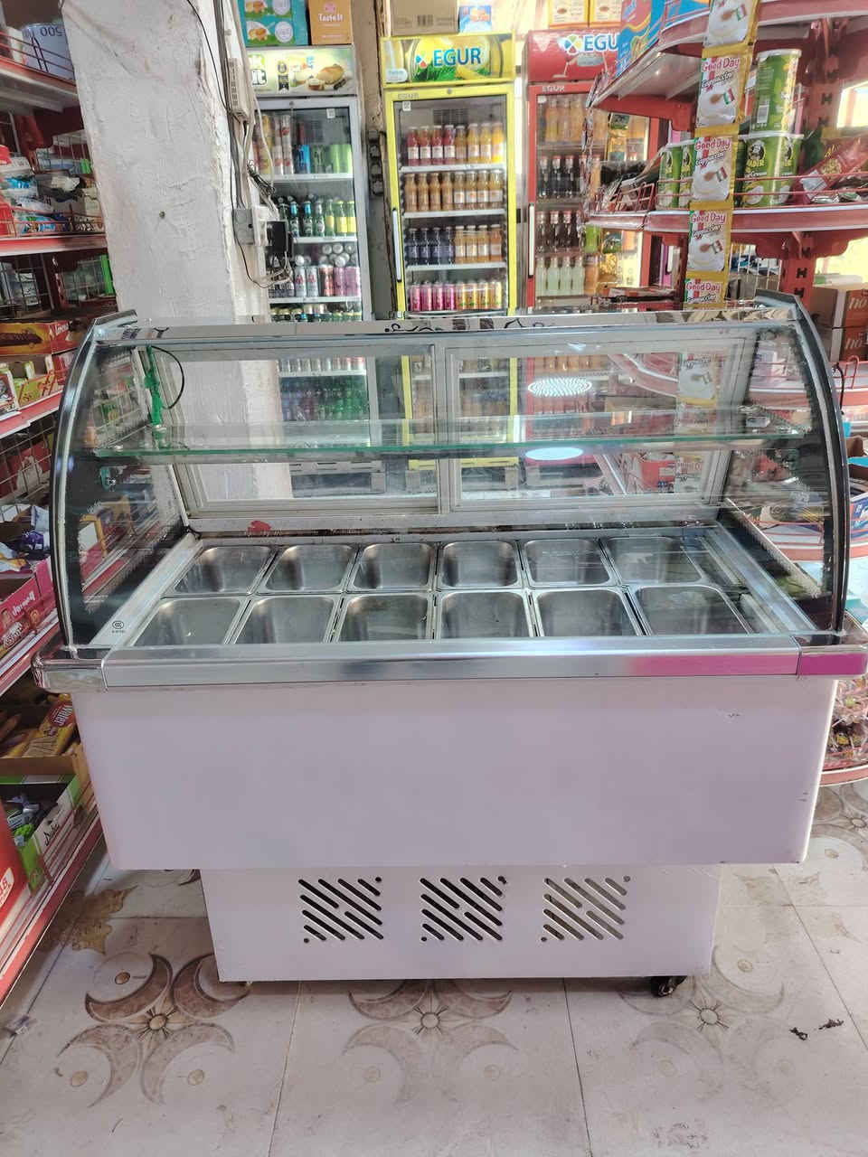 عارضه مال طرشي او گيمر وجبن عرب للبيع السعر 950 الف دينار عراقي وبيه مجال للطيبين للاتصال على الرقم ***********
