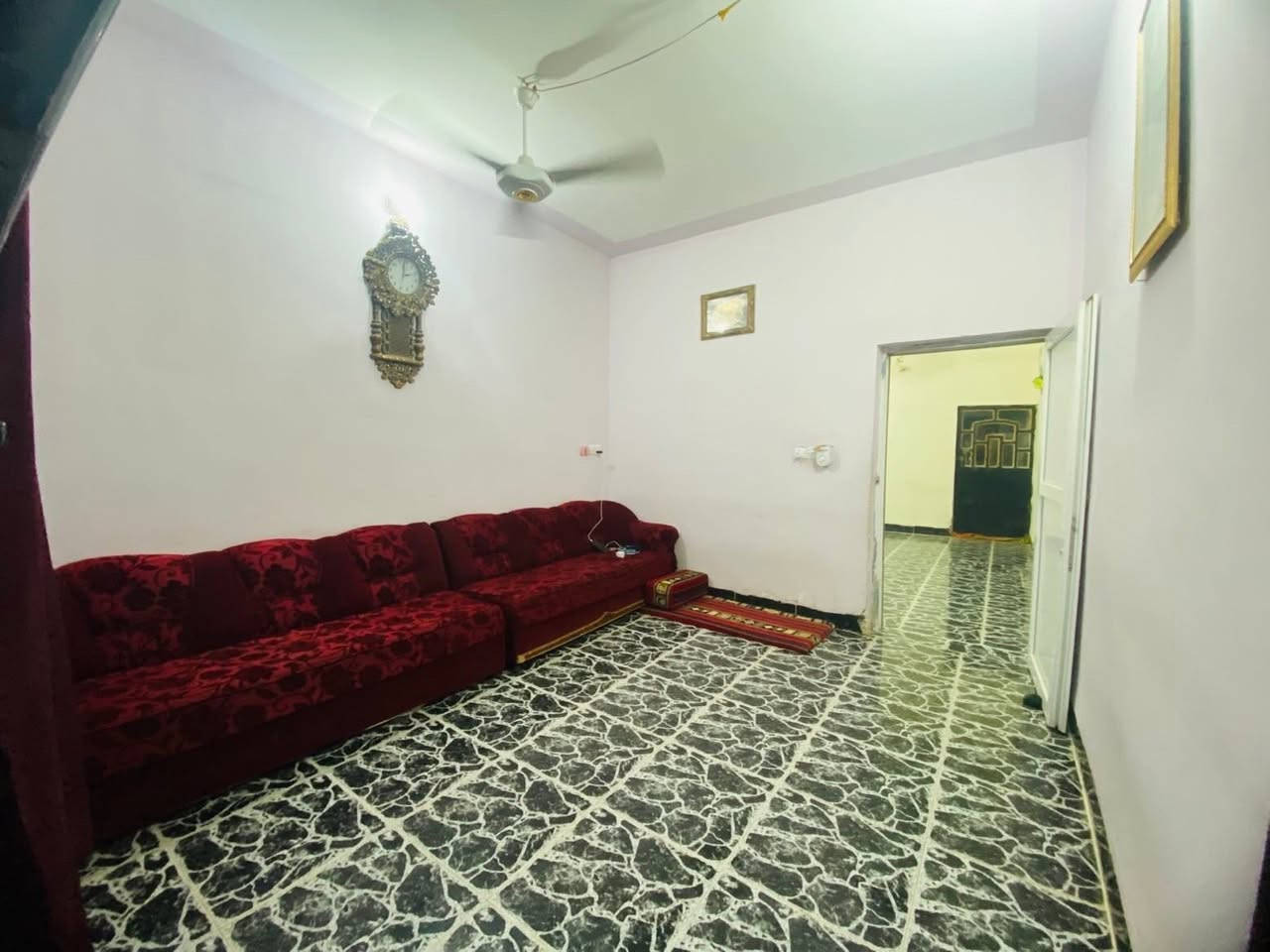 الـسلام عليكم 
بـيـت للبيع 🏫 حـي الـفـرسـان
 قـرب المـدرسه+ المخبز

مسـاحـه ٦٠٠م طـابقيـن
رگـن شـارع تجاوي 

مـلاحـظـه الـبـيـت يـتكـون مـحـل خـارجـي
الـطـابـق الارضـي يـتـكون مـن 
ديـوان + غـرف نـوم عـدد ٣ + صـاله + مـطـبـخ + منـور + مخـزن + صـحيات عـدد ٣ + حـديقتـين

الـطـابـق الـثـانـي يـتـكـون مـن 
غـرف نـوم عـدد ٥ + صـالـه + صـحـيـات 
مـلاحظـه ٣ غـرف نـوم يعـرزهن لبخ داخلي فقط
الاسـتفسار والـسـعـر ☎️
***********
***********
