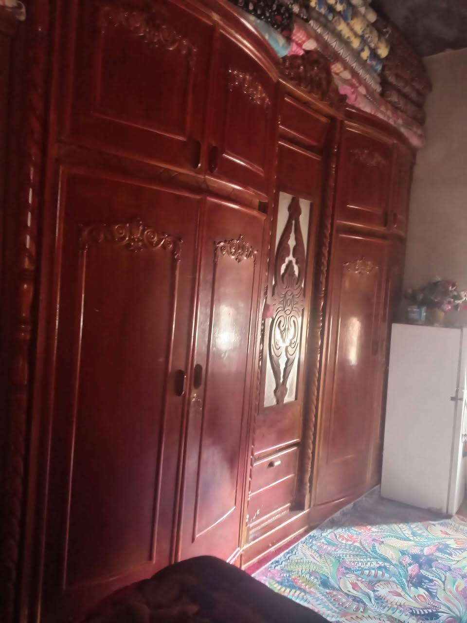 سلام عليكم غرفه لبيع سعر خاص او عل رقم ***********
