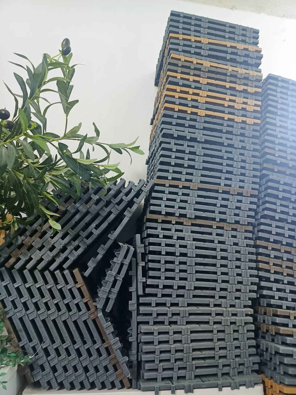 200 قطعةاو 198 تقريب ارضيات بلاستك جاي يبيعون القطعة على الف اني ابيعهم كلهم ب125


**إذا كنت صاحب هذا الإعلان وتريد حذفه لأي سبب، رجاءا أرسل رسالة إلى الدعم الفني**