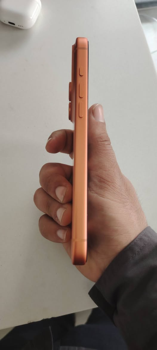 ايفون 17 برو ماكس نو اكتف شريحه الكترونيه ذاكره ٢٦٥ جديد مشحون مره واحده فقط للفحص  ضمان سنه الكارتونه ماملعوب بيهه ويا راس شاحنه اصلي لان الايفون ميجي يجي ويا كيبل فقط وسماعه ايربود الجيل الثاني اصليه عزل وجرس لمس بعدهه داخل الضمان السعر مليونين
سبب البيع محتاج فلوس لاجراء عمليه لان اخذته جديد مجنت ناوي ابيع


**إذا كنت صاحب هذا الإعلان وتريد حذفه لأي سبب، رجاءا أرسل رسالة إلى الدعم الفني**