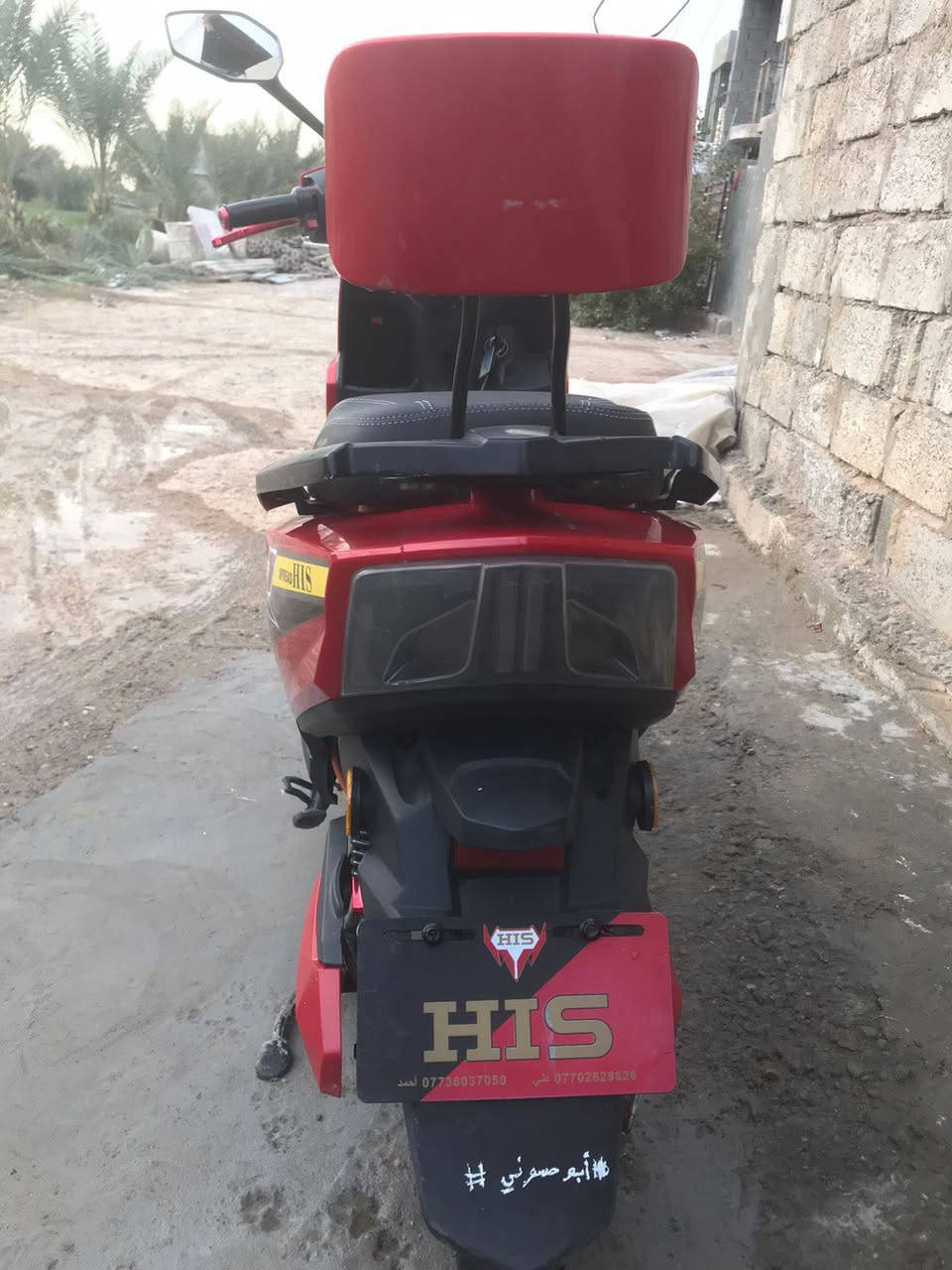 السلام عليكم دراجه شحن للبيع نـوعHIS  دراجه جديده ومناقصها شي اسنخدام قليل  لايتات زنون مثبت سرعه اشاير يمنه يسره دبل اشاره دراجه جديده معنى الكلمه سرعه 80 حقيقيي
السعـر... 800 وبيها مجال للشراي  للاستفسار الاتصال على الرقم او مراسله الصفحه *********** متوفر وأتساب 
 جاملغ امامي بي فطر ومصلح 
العنوان بغداد ابو غريب
