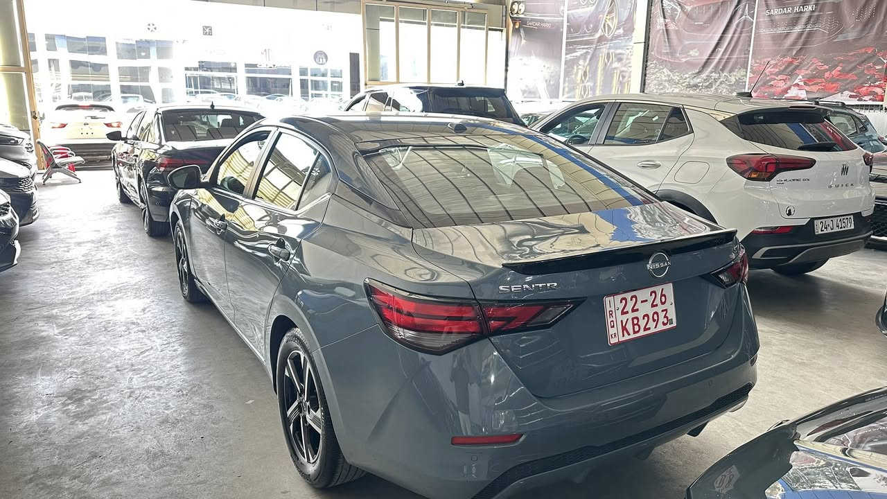 Nissan sentra 2024
مواصفات sv
شاشة
كاميرة
بصمة
تحديد سرعة
تحكم ستيرن
و بعد بيها هواي مواصفات
بس جاملغ كدام طرف سايق صبغ
بدون دواخل بدون ايرباك 
سعر ؛ ١٣٨$ 
رقم واتساب؛***********
مكان سيارة اربيل شارع ١٠٠م داخل معارض
