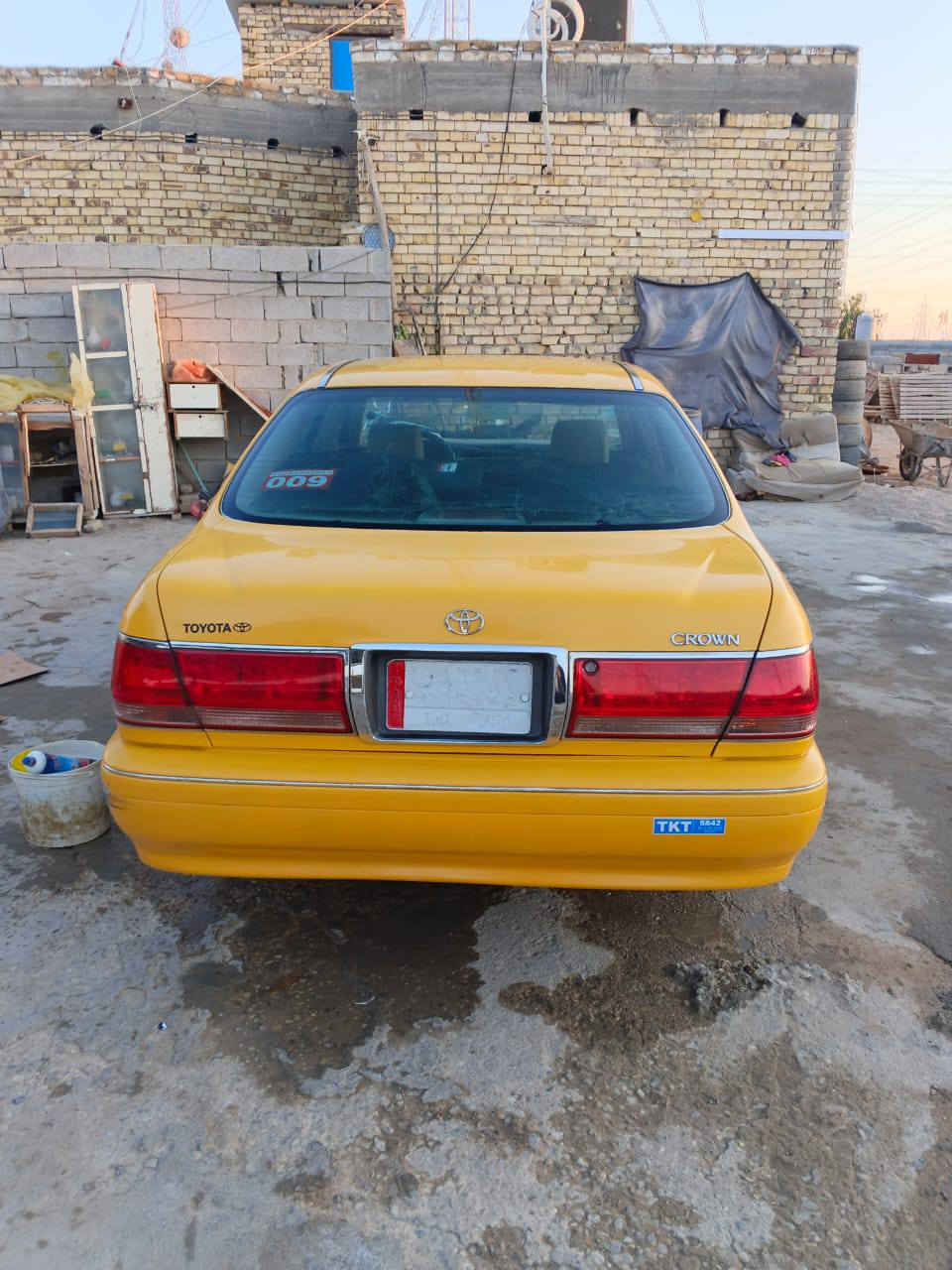 سياره ملكه رقم انبار موديل 2002 جاهزه من كلشي بيها بس كصه قماره 
***********
