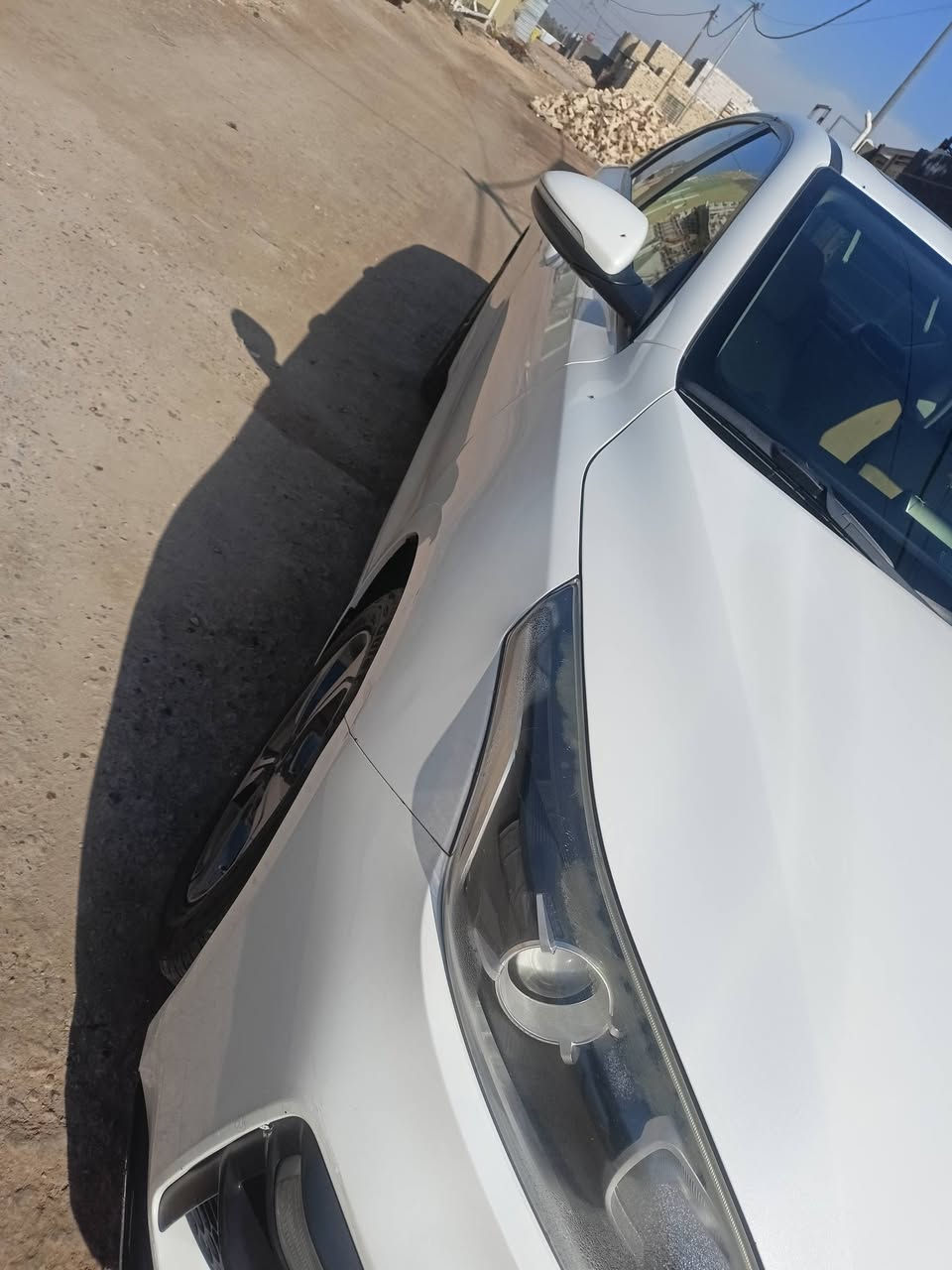 السلام عليكم للبيع سيراتو 2019 فول من عدة بصمة مكفولة كفالة عامة مكينة 1600 مكفولة من كير وحدادية تخم تاير ماشية 183 تريد وكالة تريد تحويل سعر 153 وبيهة مجال بسيط مكان شامية رقم الهاتف ***********
