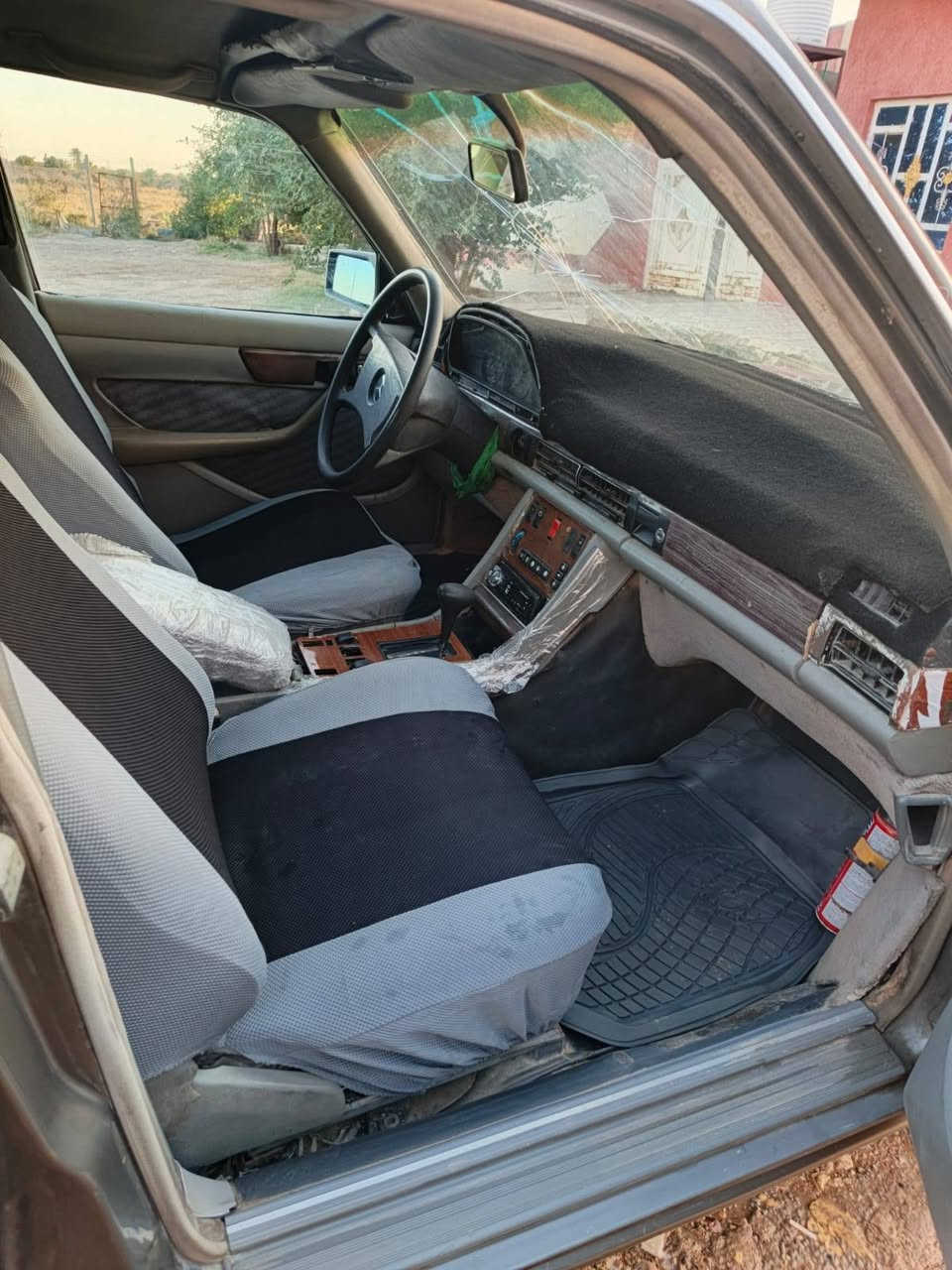 السعر 35  ورقه والمكينه بيها صوت أول ماتشغل  محور أثنين ونص رقم بغداد مامتواجد عل فيس فقط عل هاتف هم بي واتساب ***********
