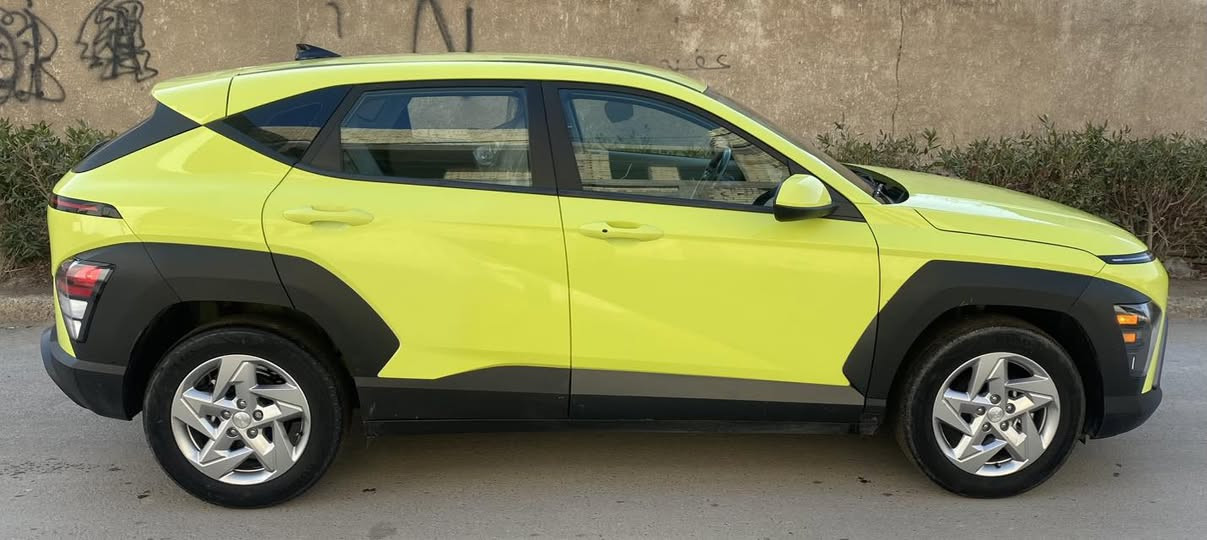 السلام عليكم :
كونا : ( 2024 ) لون مميز 
السعر : 171 
موبايل : ***********
ا——————————————————
حادث : 
شخط بالبابين بسيط 
ملاحظه : كلير من امريكا ( نص قبق الصندوق ) 
بدون دواخل 
بدون ايرباك 
ا——————————————————
مواصفات : 
بصمة / تشغيل عن بعد / شاشة كبيرة متصل / عداد اليكتروني / كامرة / رادار امامي وجانبي / داخل رصاصي فاتح / مانع انزلاق / تحكم ستيرن / كروس سرعة / اطفاء ذاتي عند التوقف / تحديد مسار / ويل كب
