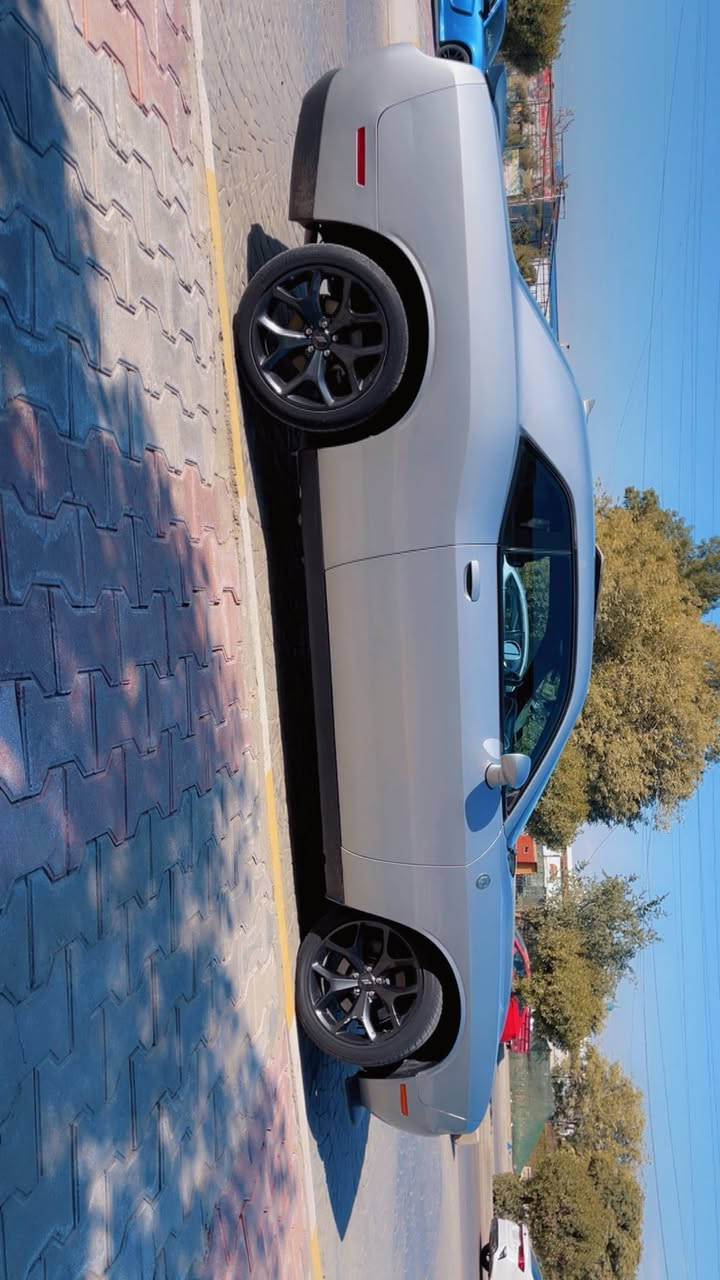 السلام عليكم دوج جالنجر للبيع موديل 2020 السياره SXT بلاس مواصفات
فتحة سقف ويل 20 

كشن حار بارد 

حادث السياره جاملغ وباب 

شاشه كبيره كامره 

حساس خلفي 

رادار جانبي 

يعني السياره فول مواصفات 

مكان السياره بغداد 

سعر السياره 183 وبيه محال بسيط 

رقم صاحب السياره 

***********
